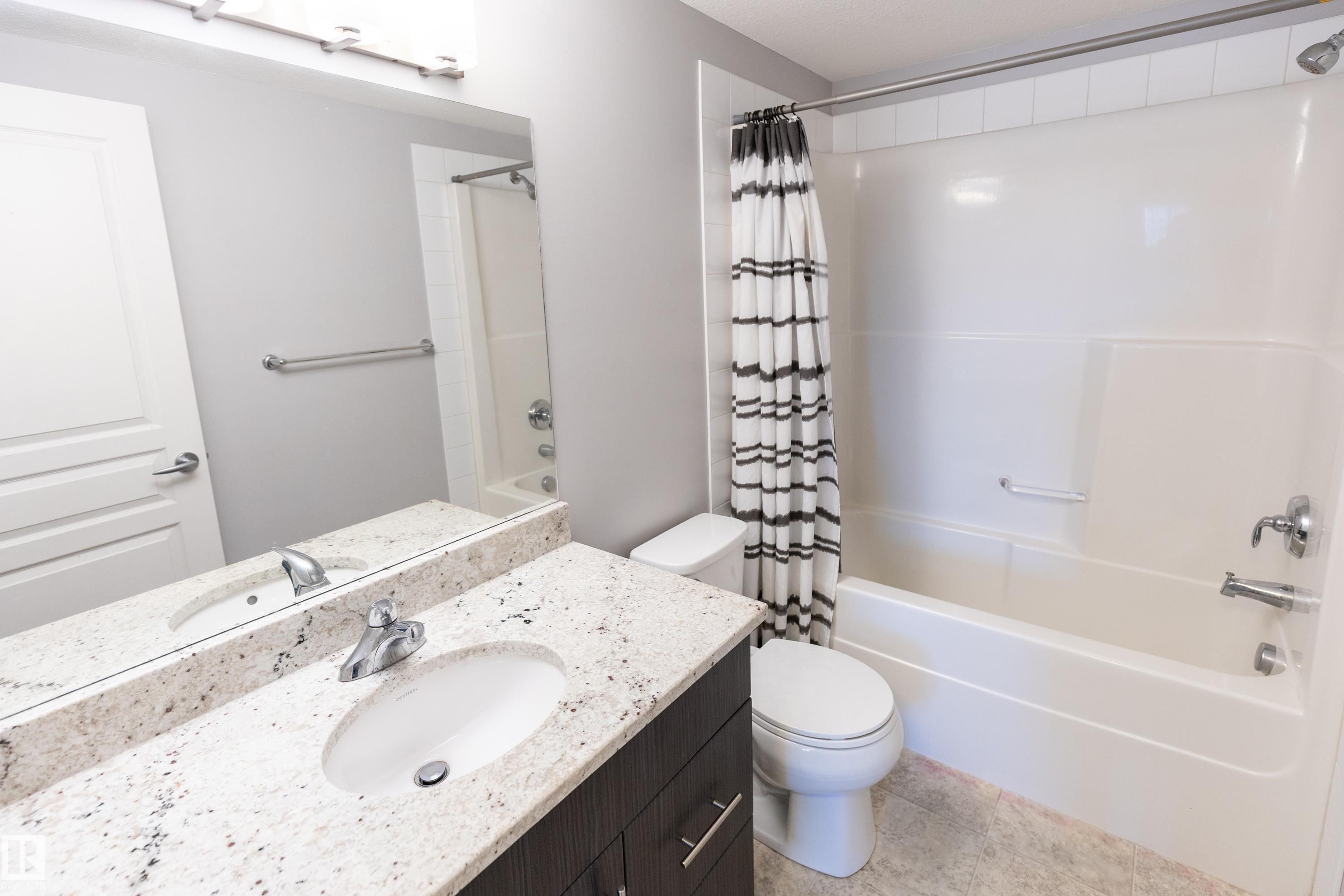 107 3670 139 Avenue, Edmonton, AB - Indoor Photo Showing Bathroom