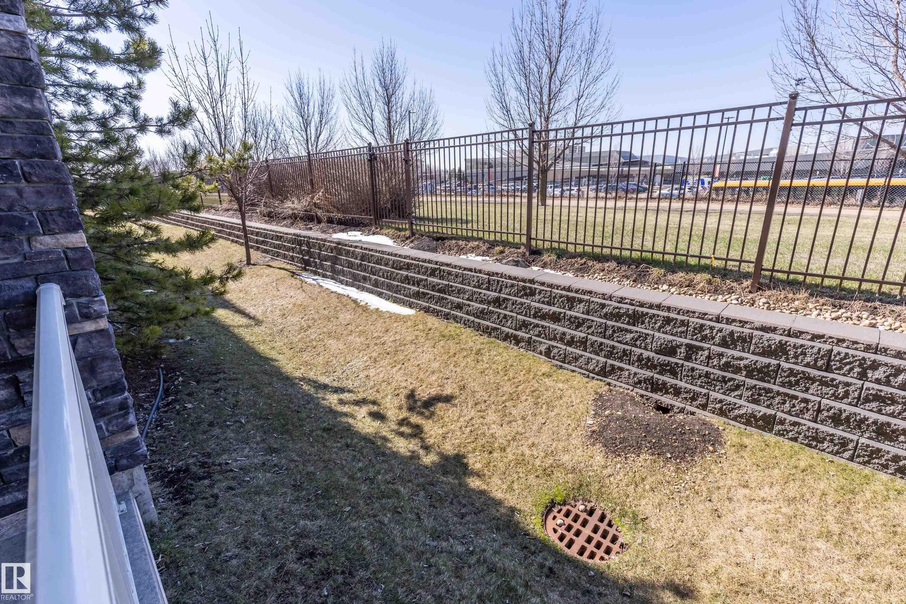 107 3670 139 Avenue, Edmonton, AB - Outdoor