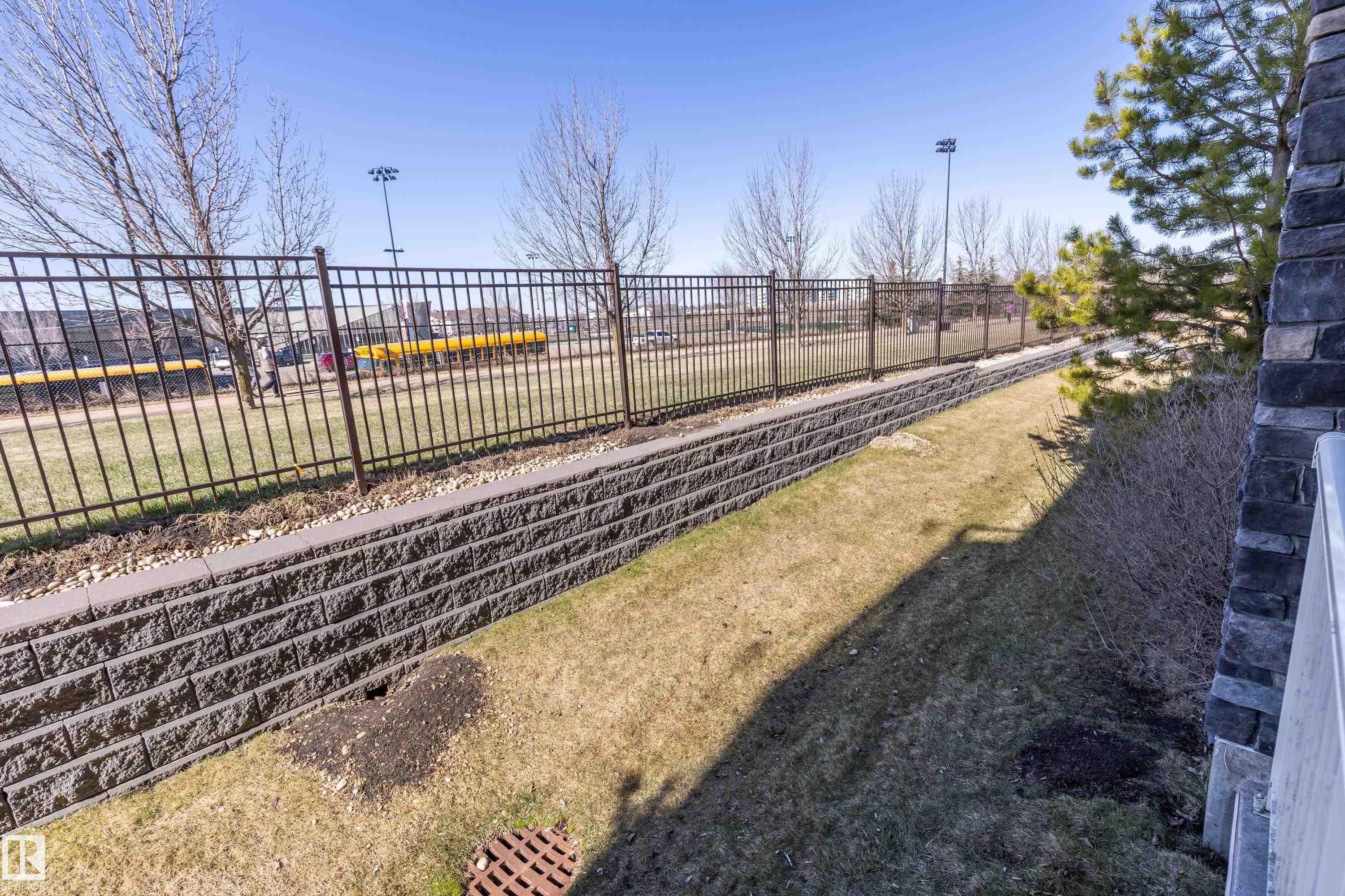 107 3670 139 Avenue, Edmonton, AB - Outdoor