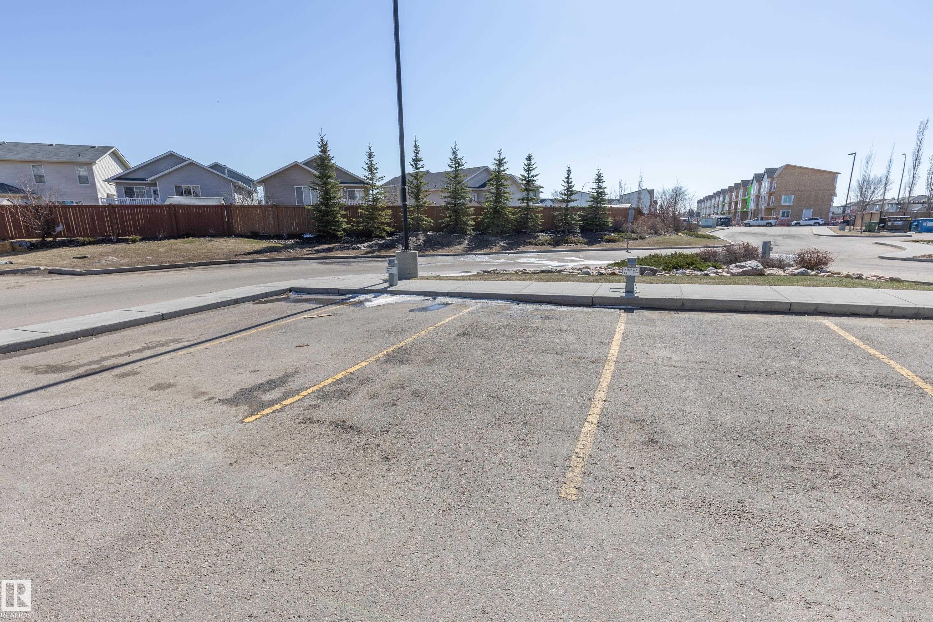 107 3670 139 Avenue, Edmonton, AB - Outdoor