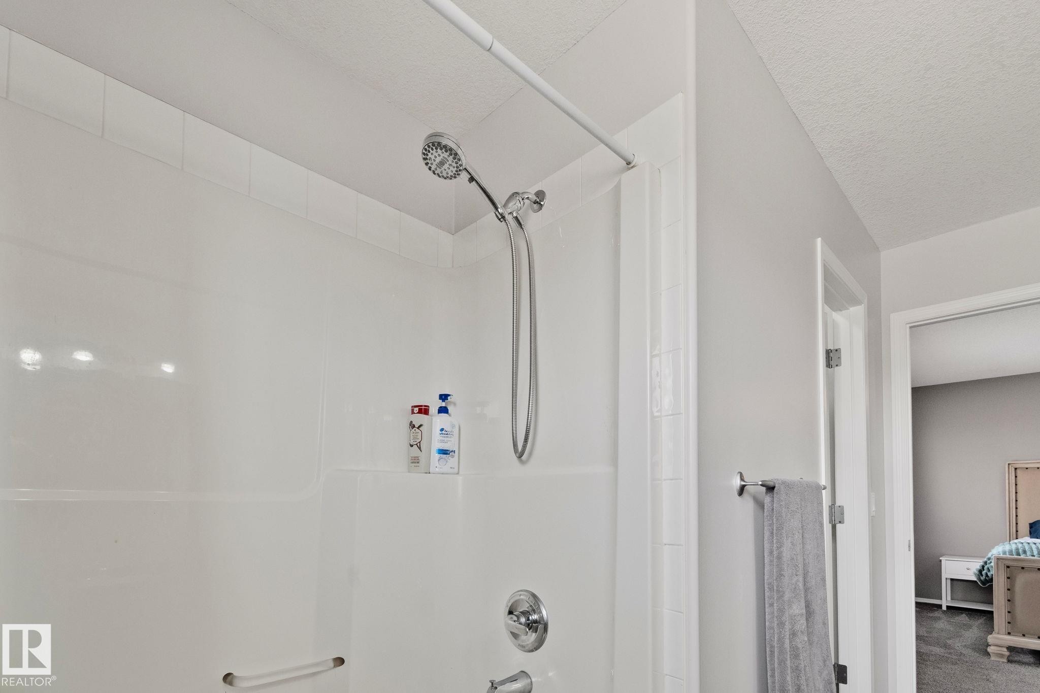 3711 161 Avenue, Edmonton, AB - Indoor Photo Showing Bathroom