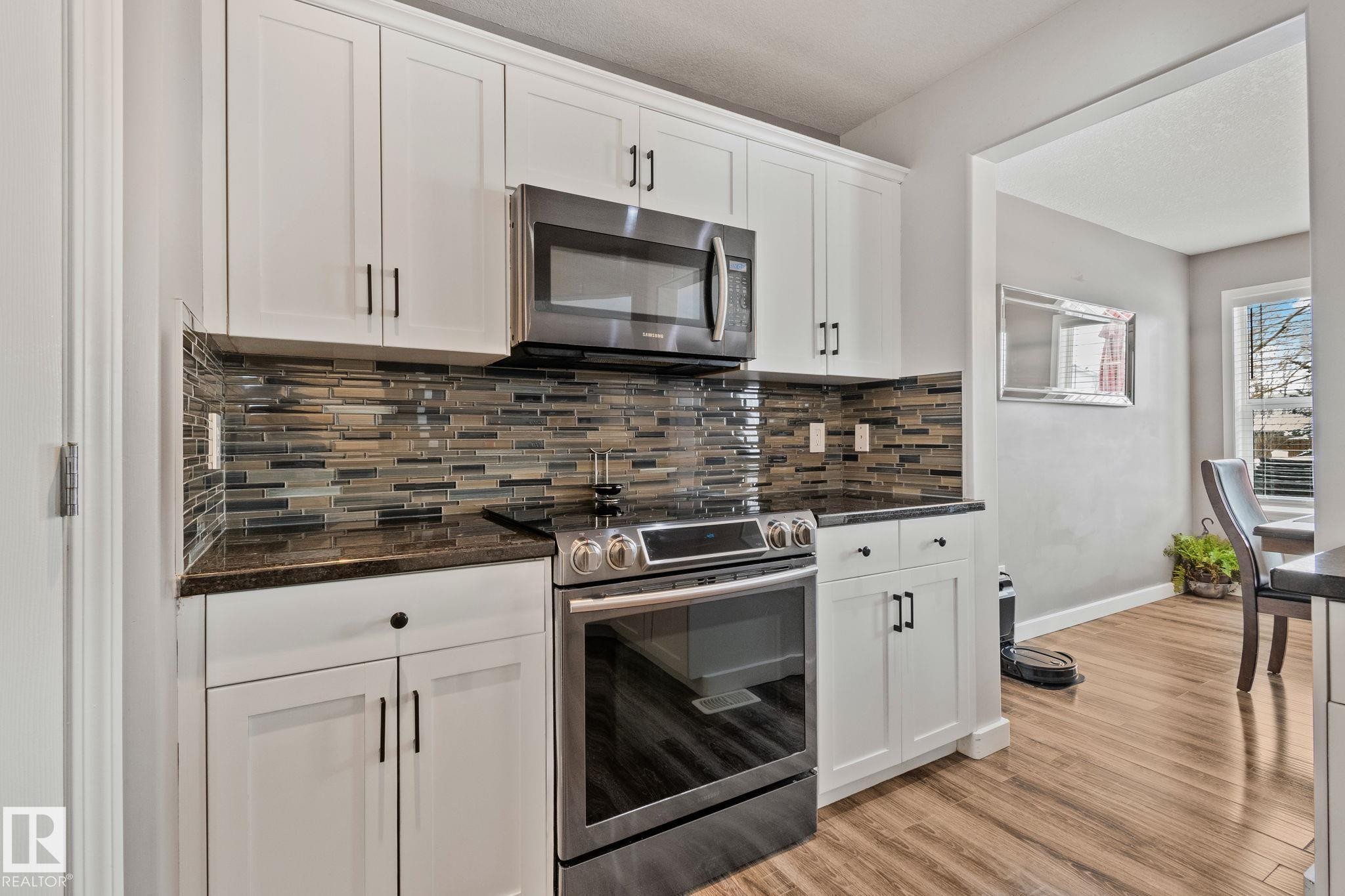3711 161 Avenue, Edmonton, AB - Indoor Photo Showing Kitchen