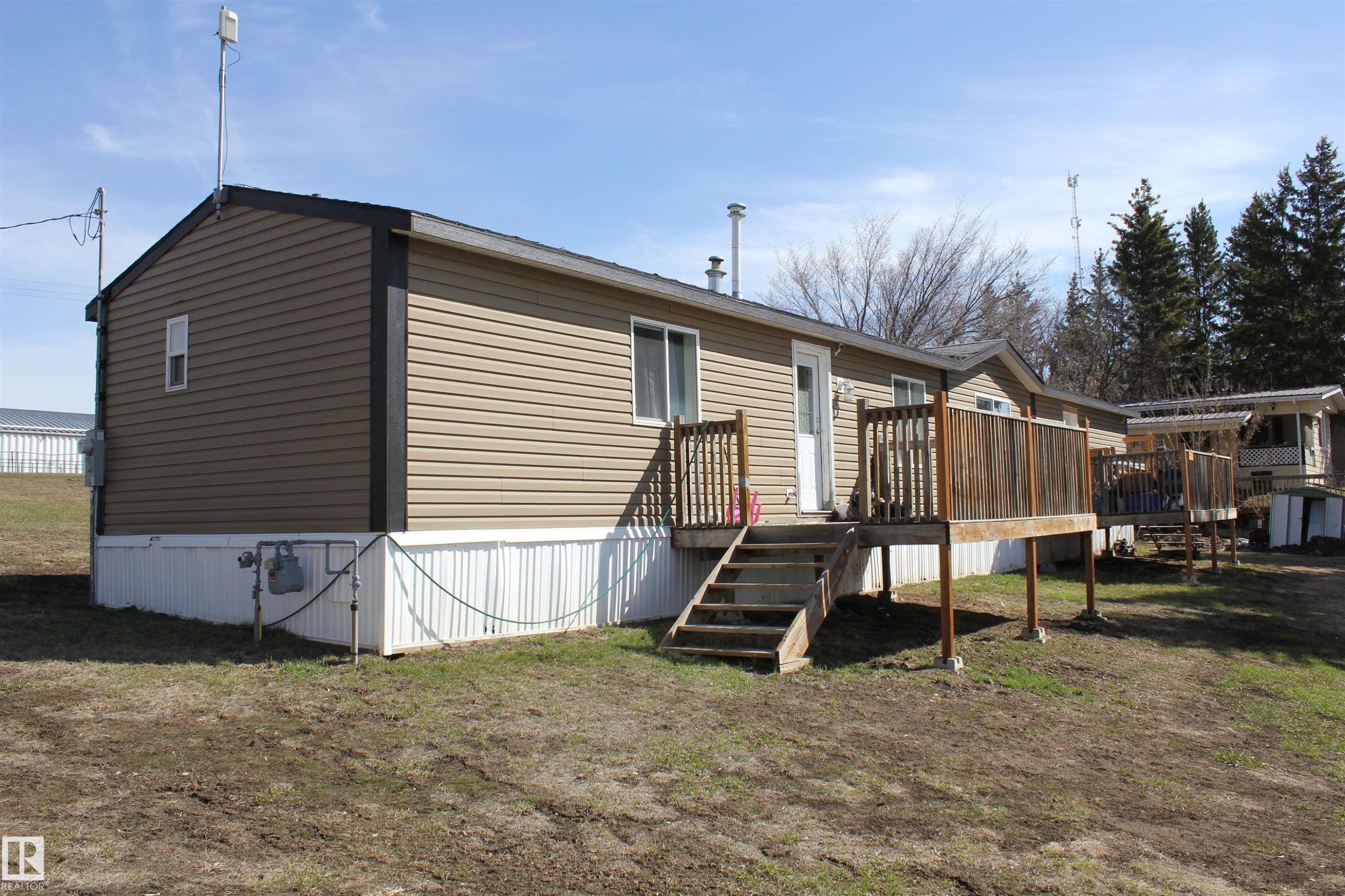 4610 51 Avenue, Myrnam, AB - Outdoor With Exterior
