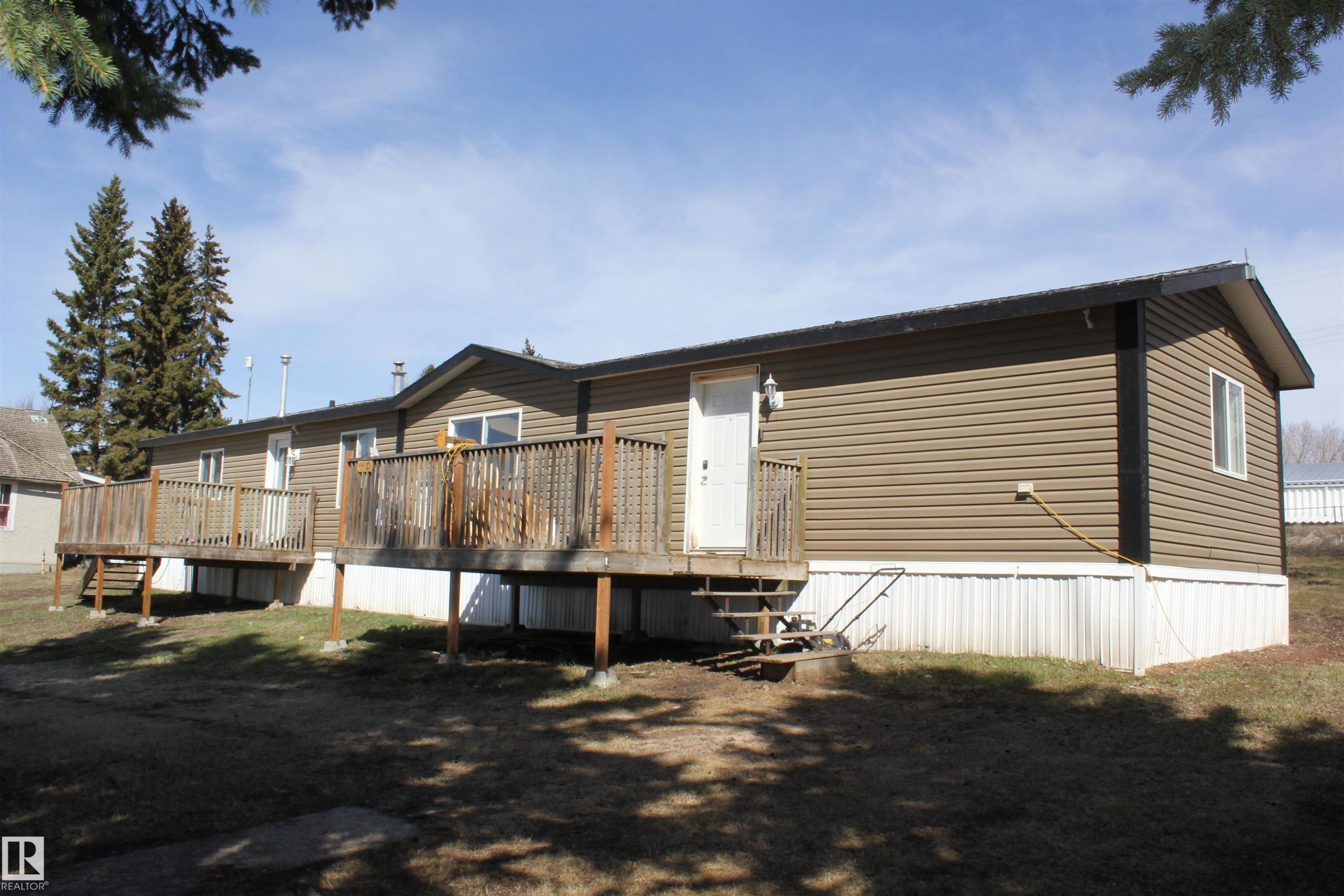 4610 51 Avenue, Myrnam, AB - Outdoor