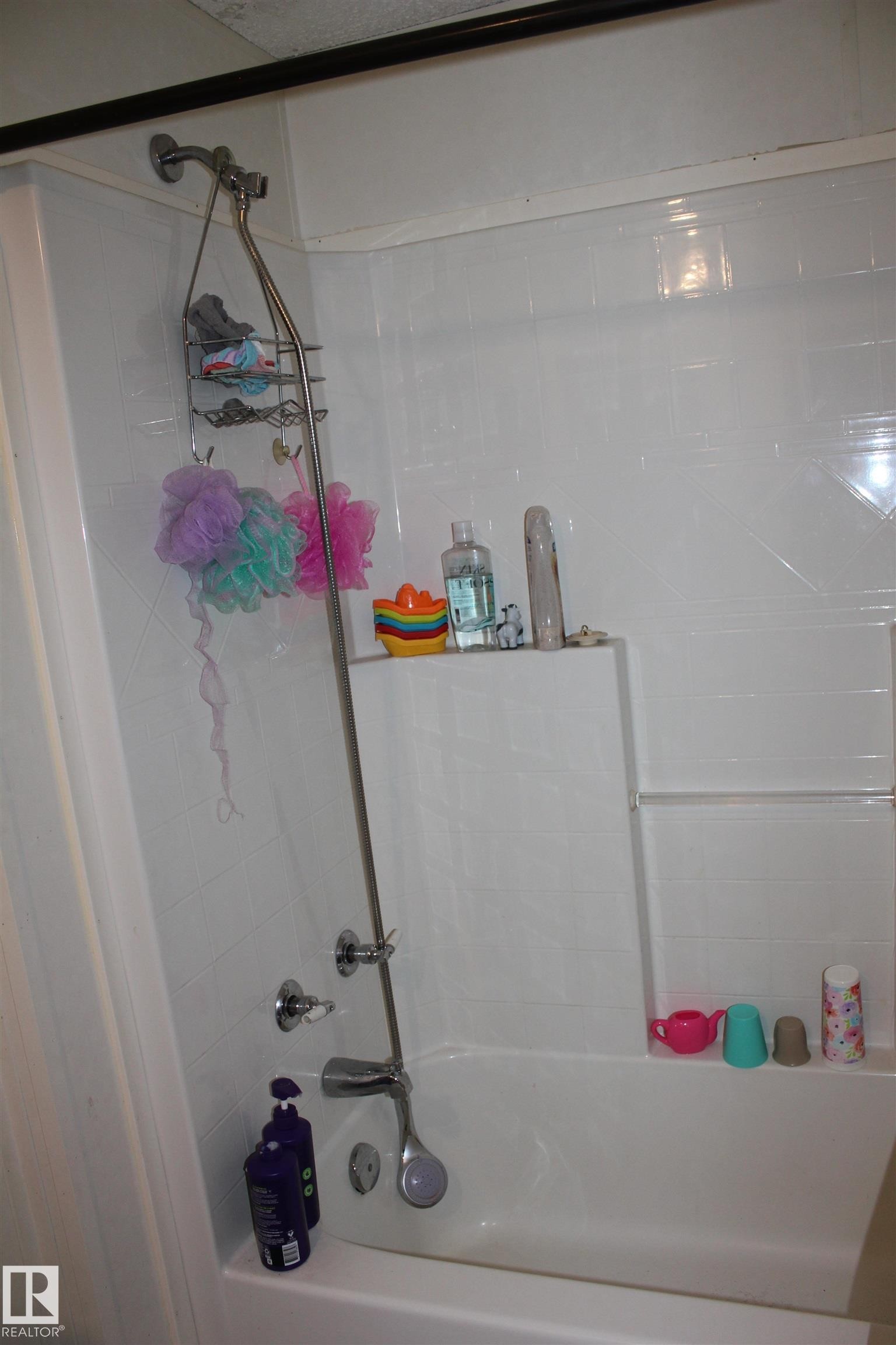4610 51 Avenue, Myrnam, AB - Indoor
