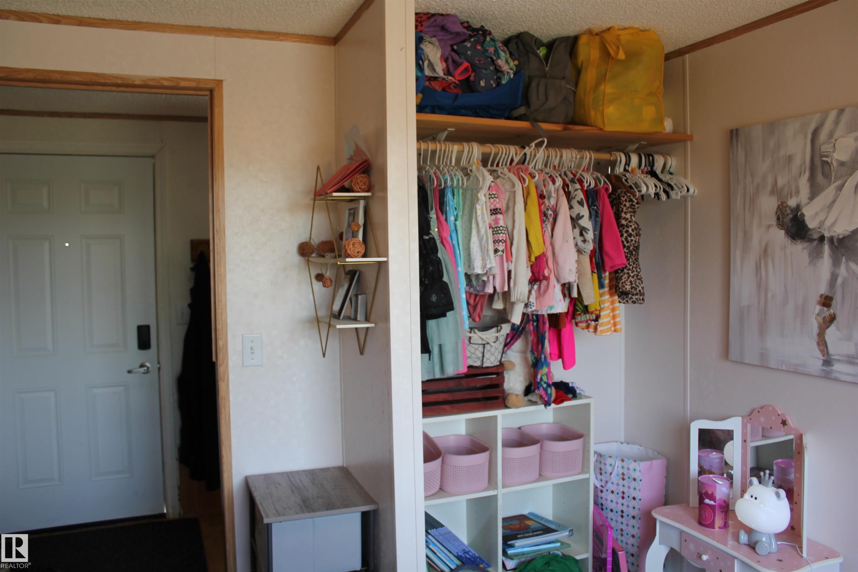 4610 51 Avenue, Myrnam, AB - Indoor