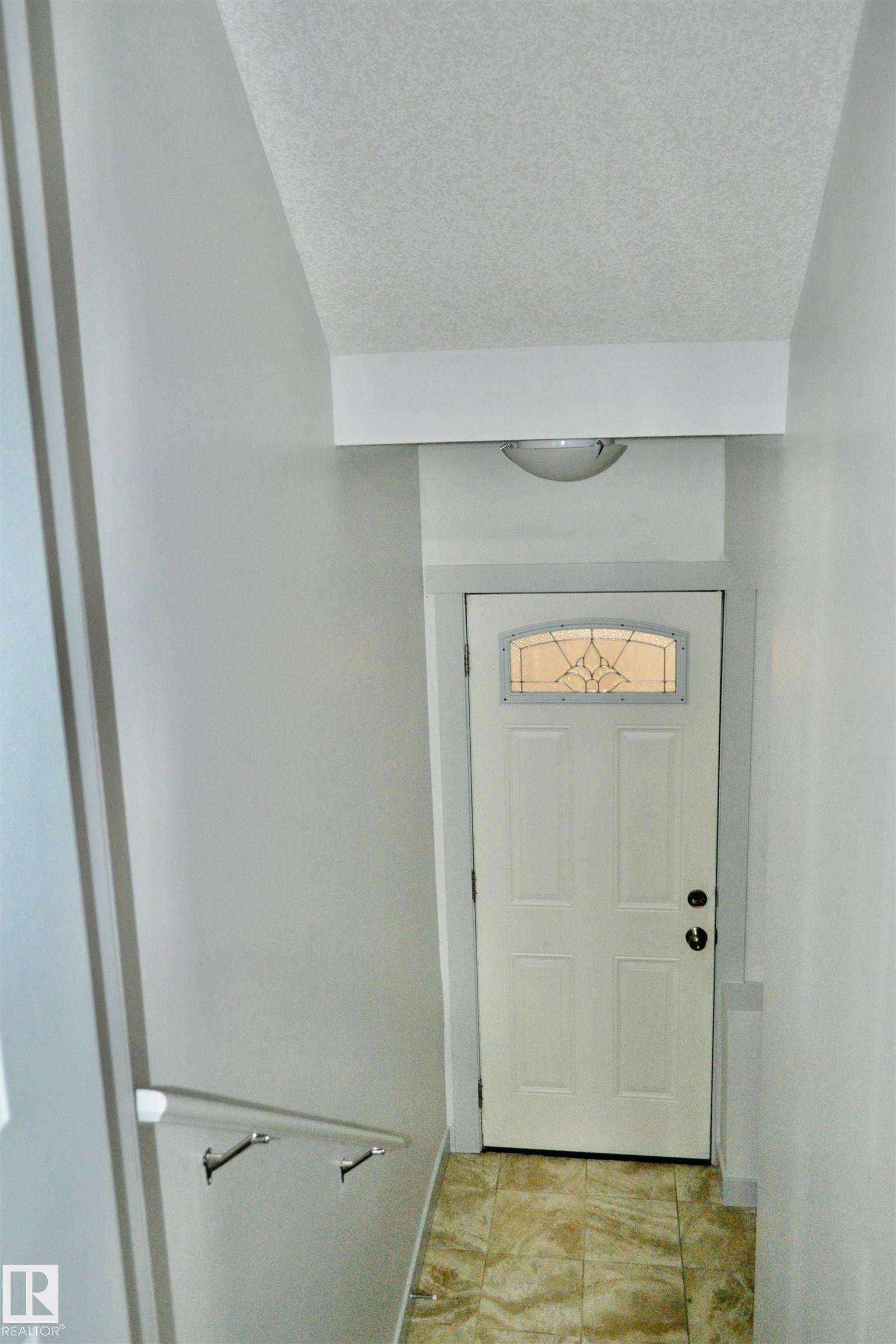 8950 81 Avenue, Edmonton, AB - Indoor Photo Showing Other Room