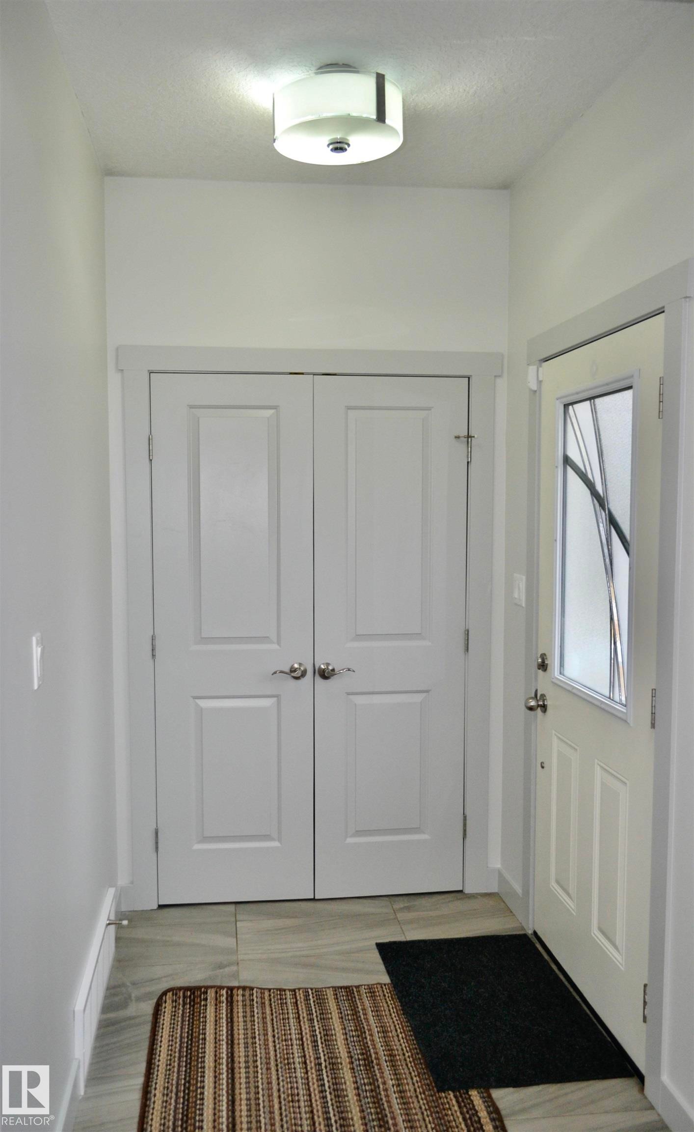 8950 81 Avenue, Edmonton, AB - Indoor Photo Showing Other Room