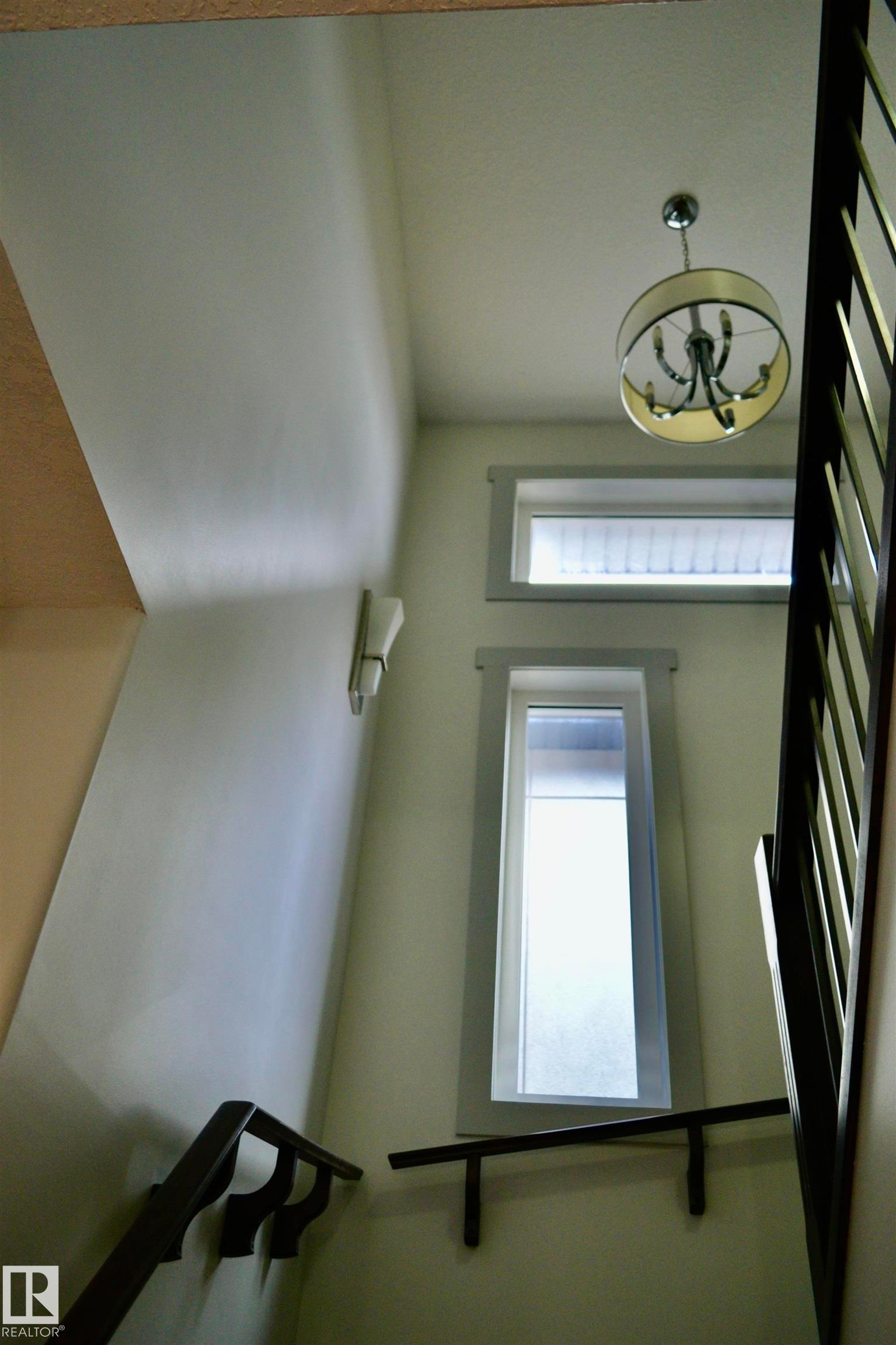 8952 81 Avenue, Edmonton, AB - Indoor Photo Showing Other Room