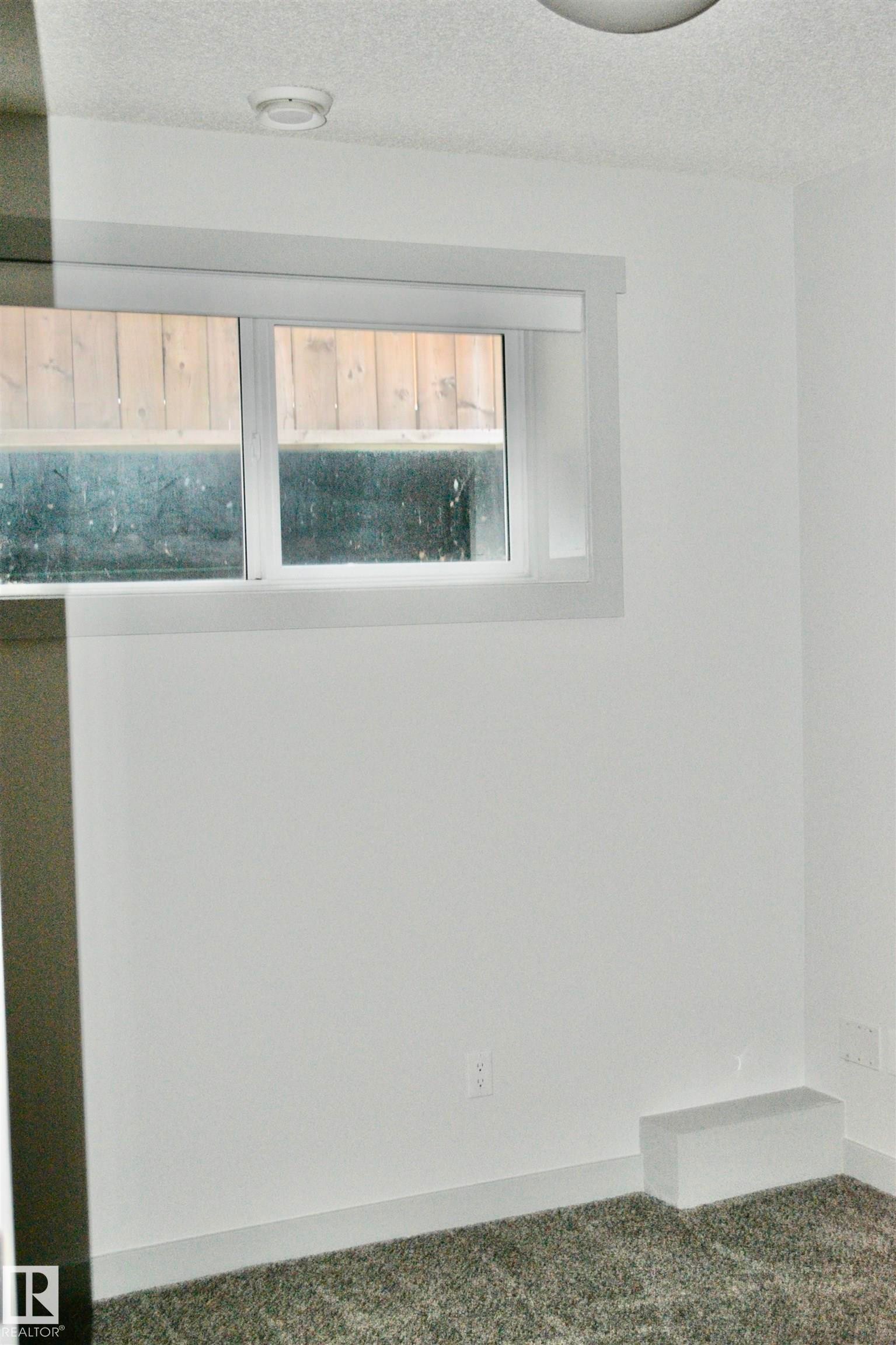 8952 81 Avenue, Edmonton, AB - Indoor Photo Showing Other Room