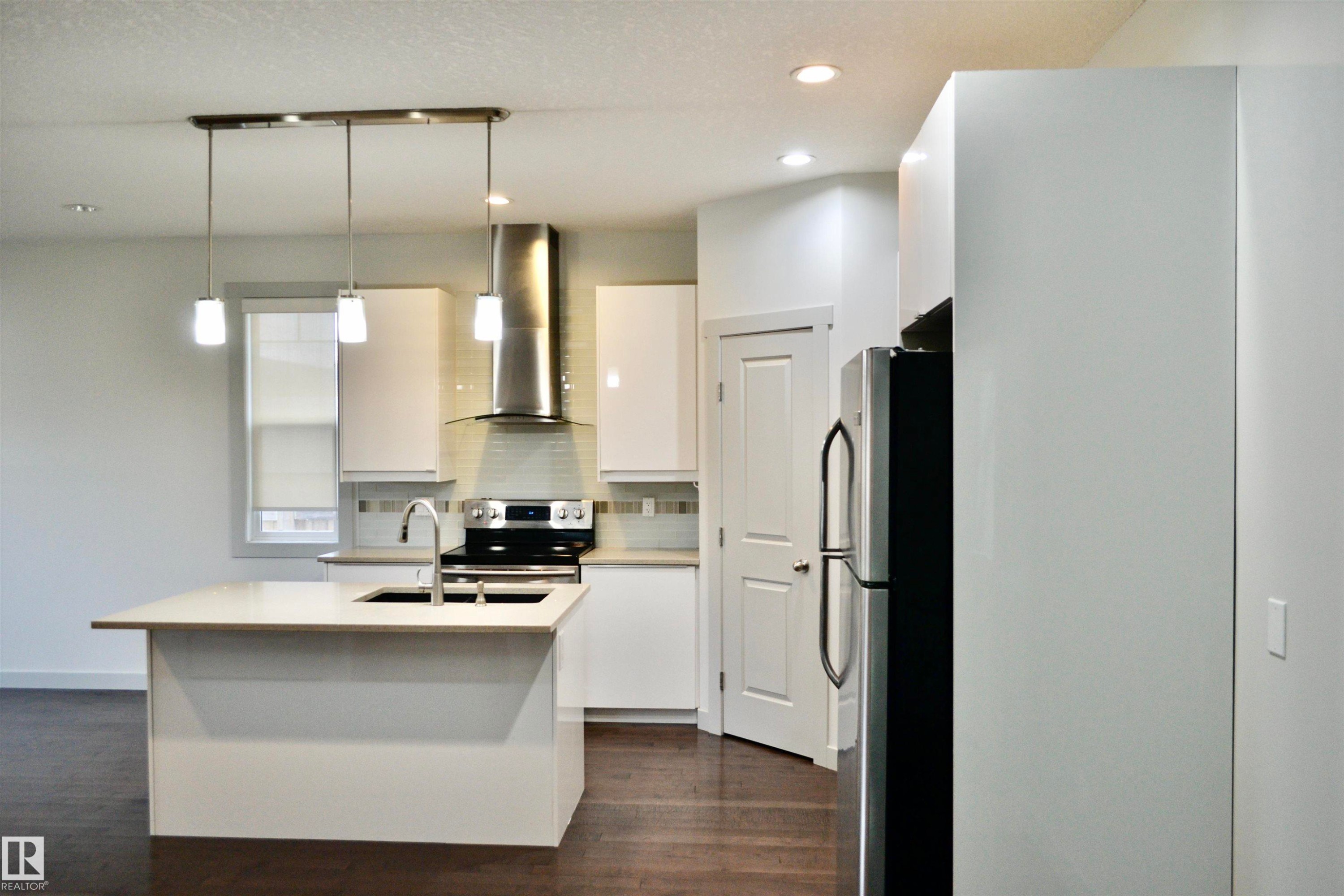 8952 81 Avenue, Edmonton, AB - Indoor Photo Showing Kitchen With Upgraded Kitchen