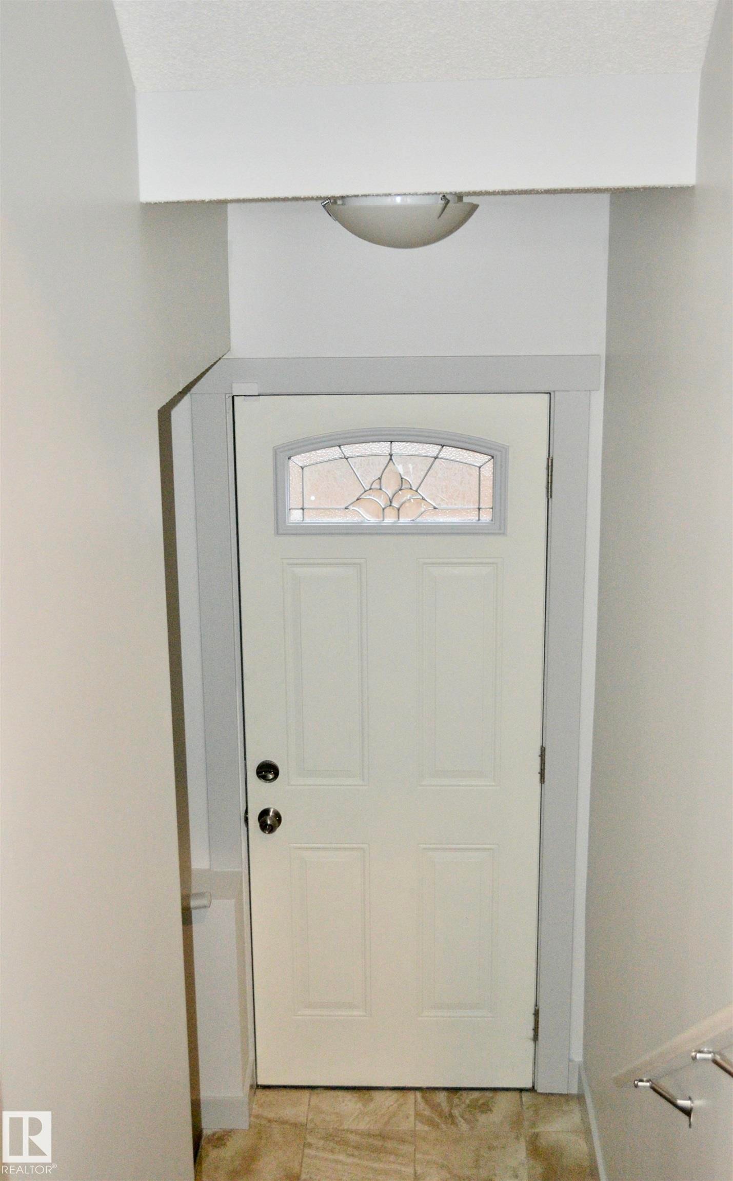 8952 81 Avenue, Edmonton, AB - Indoor Photo Showing Other Room