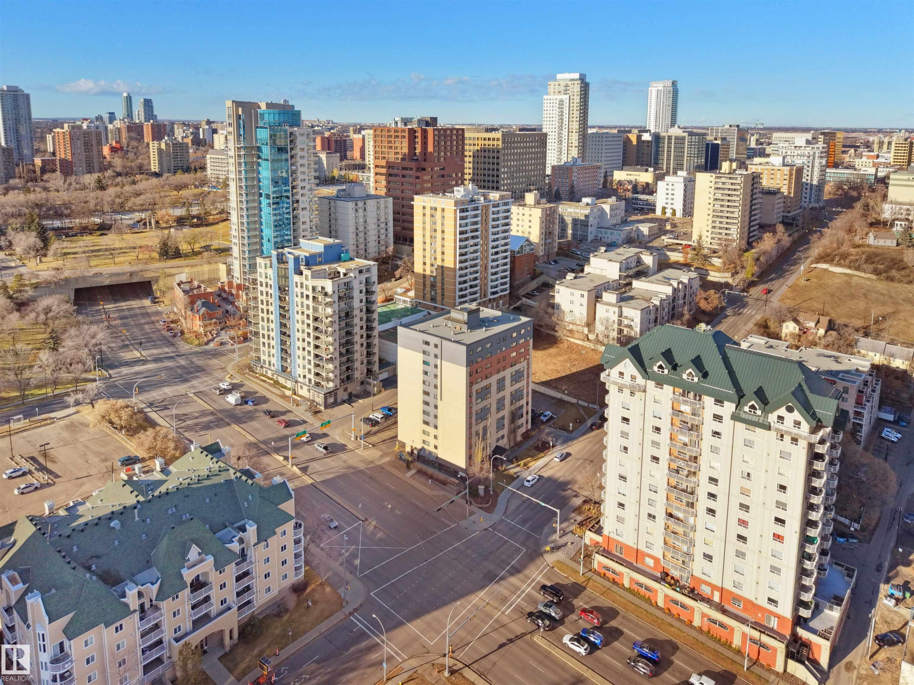 #307 9710 105 St Nw, Edmonton, AB - Outdoor With View