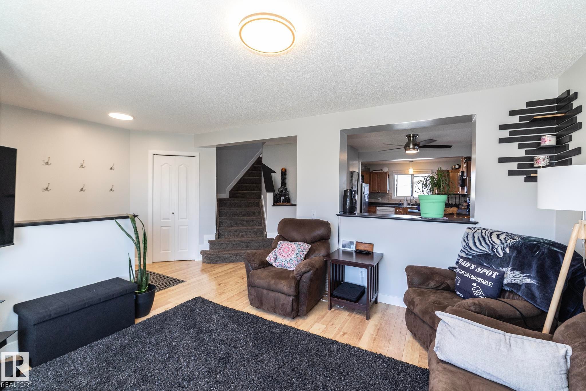 65 Birchmont Drive, Leduc, AB - Indoor Photo Showing Living Room