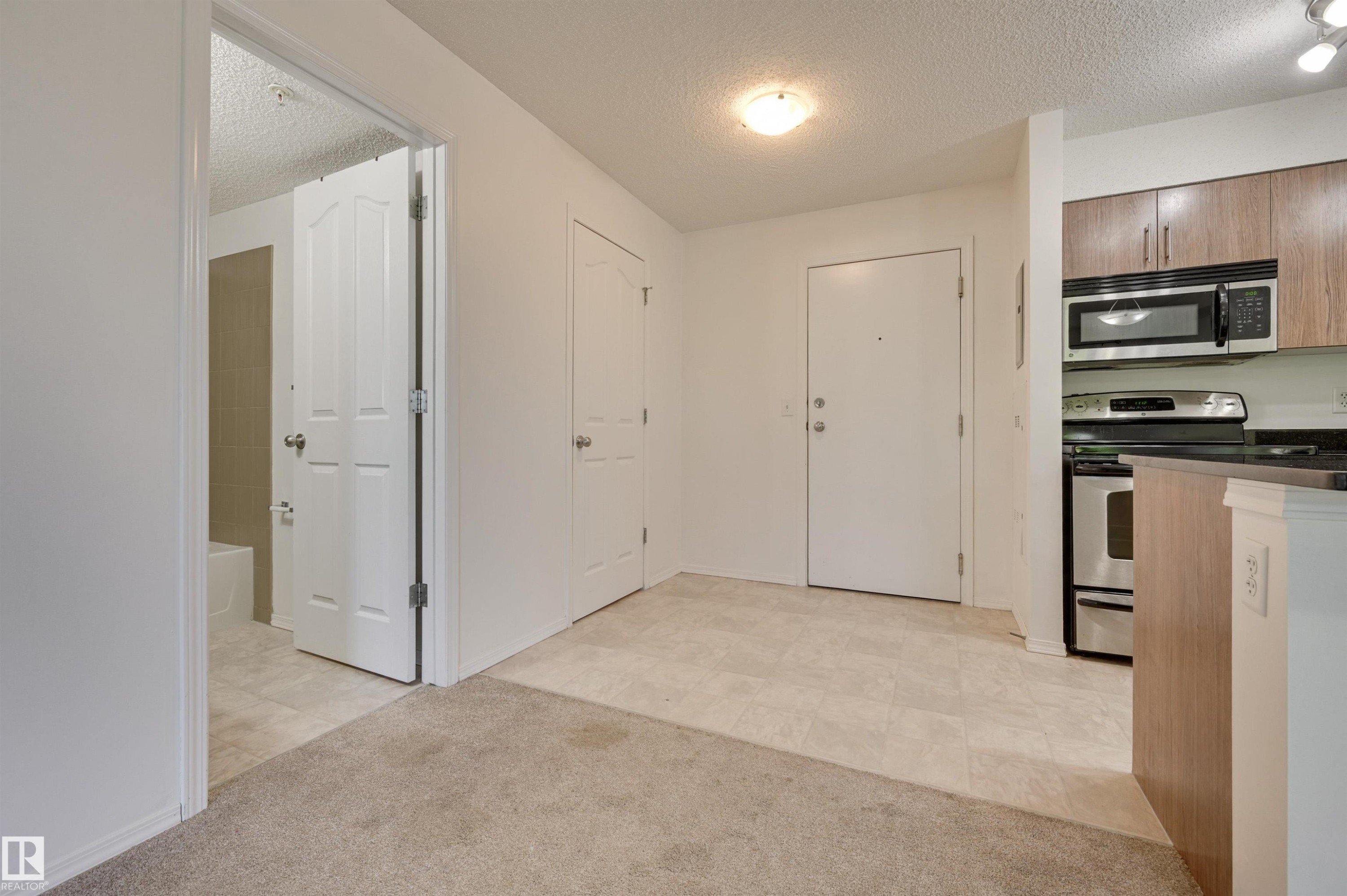 303 530 Watt Boulevard, Edmonton, AB - Indoor