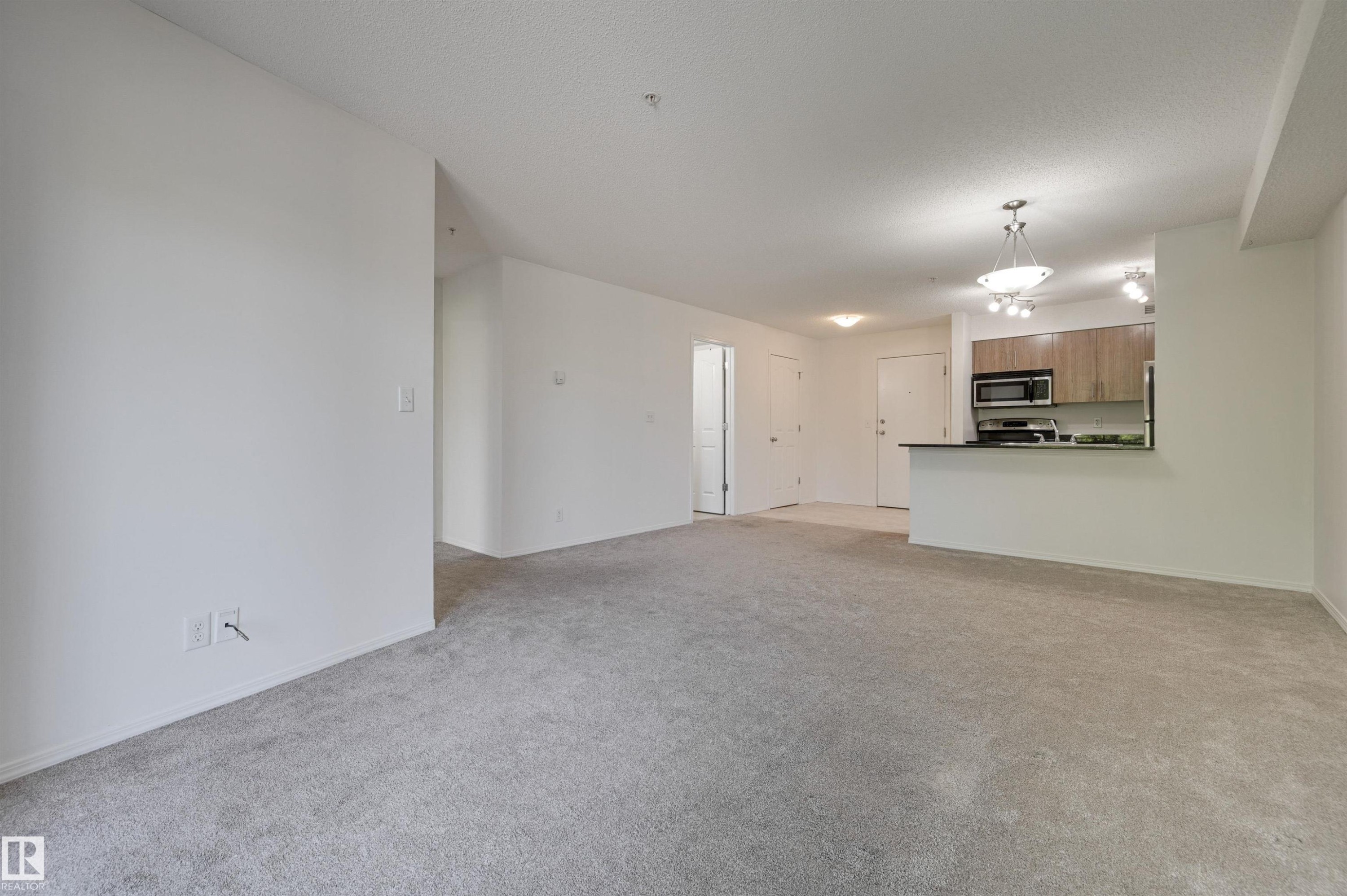 303 530 Watt Boulevard, Edmonton, AB - Indoor
