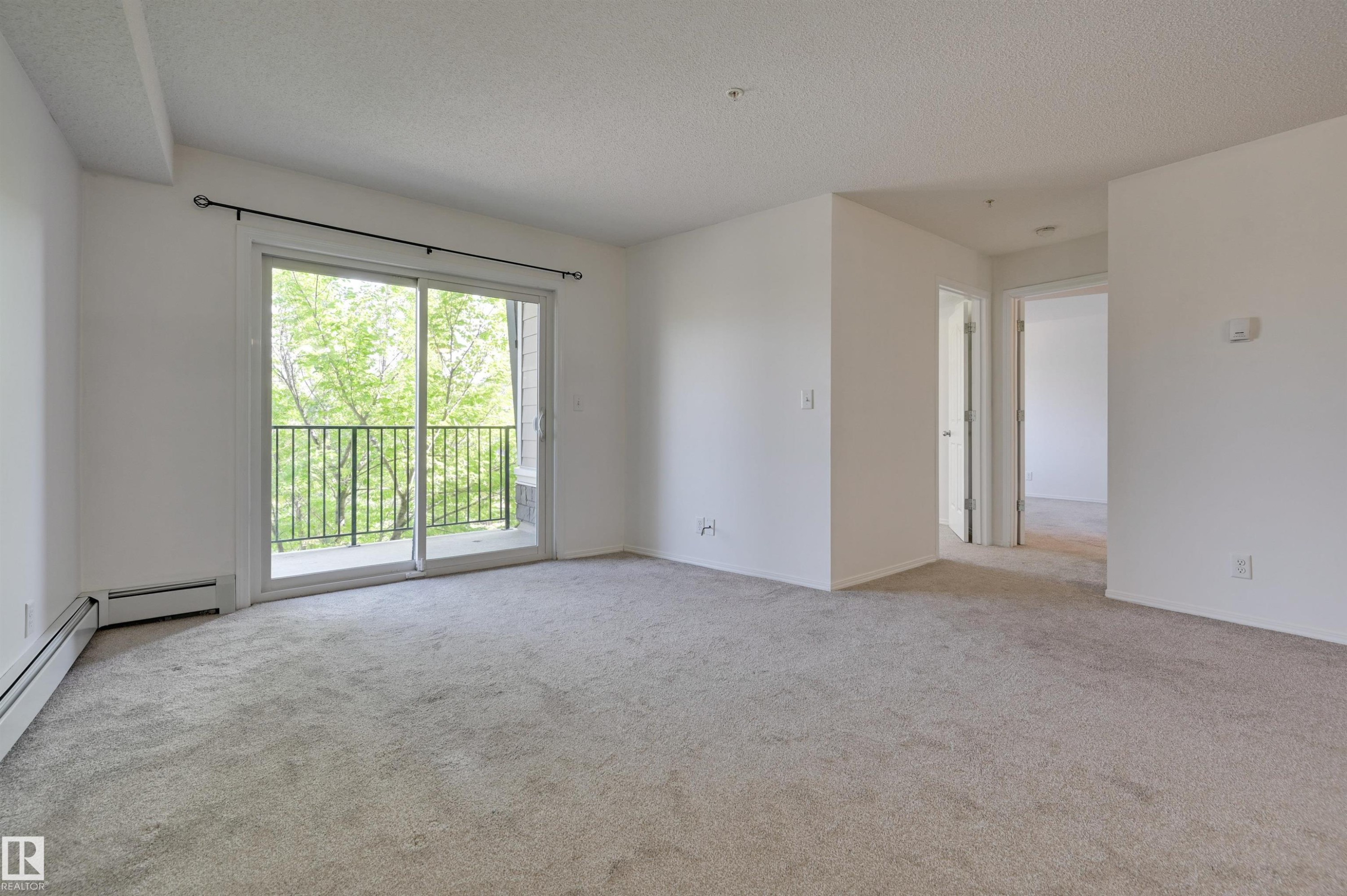 303 530 Watt Boulevard, Edmonton, AB - Indoor Photo Showing Other Room