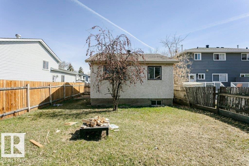 14304 32 Street, Edmonton, AB - Outdoor