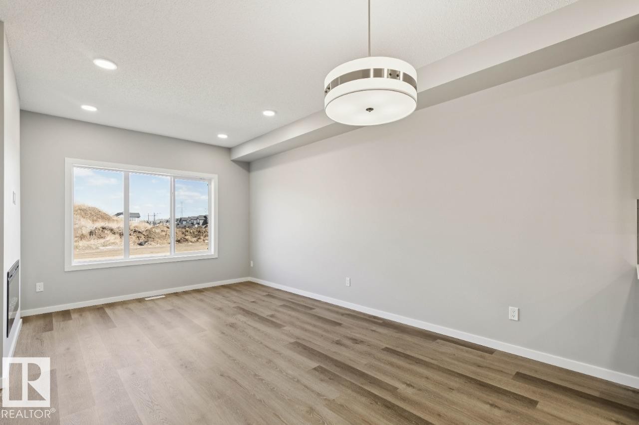 309 Edgemont Drive, Edmonton, AB - Indoor Photo Showing Other Room