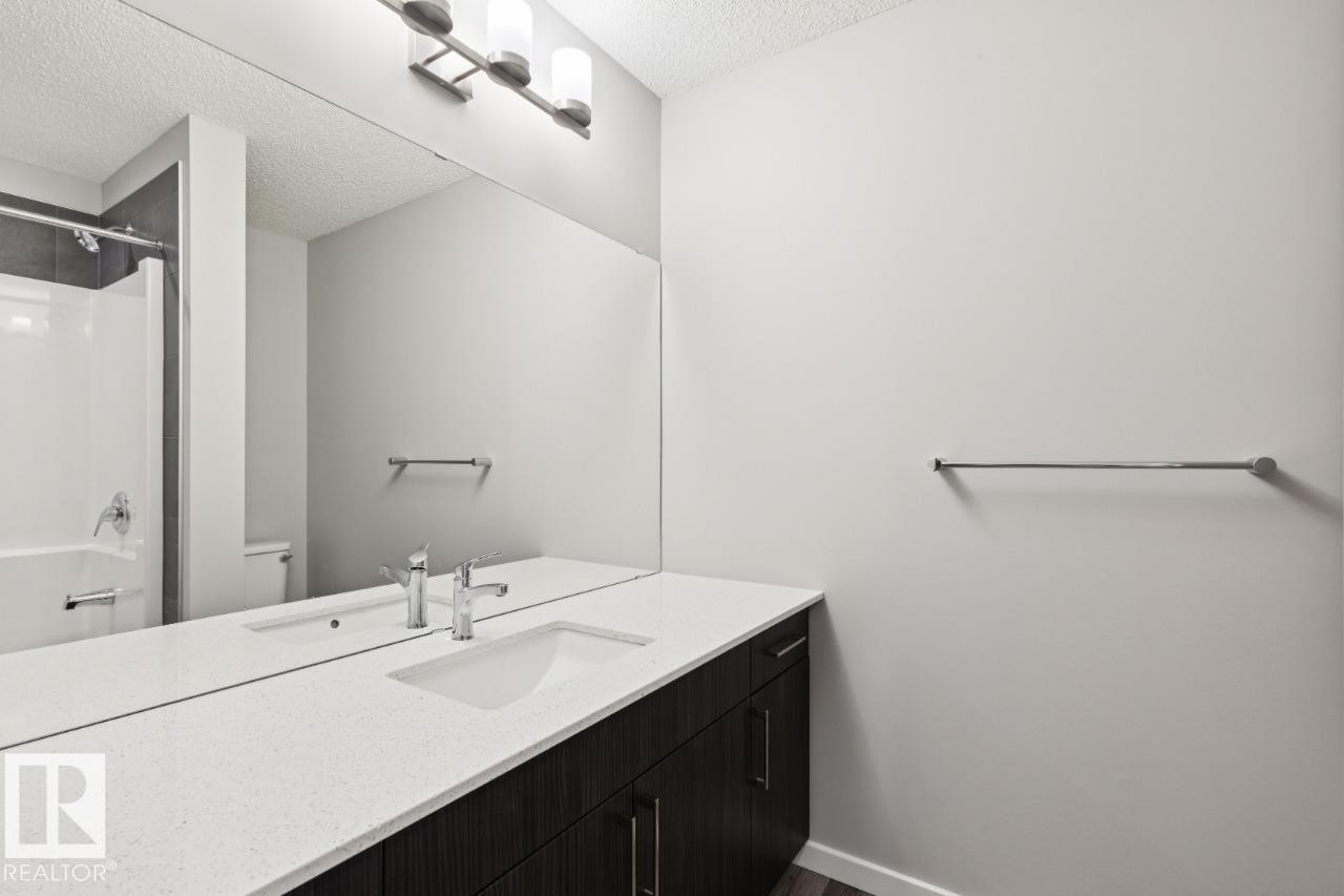 309 Edgemont Drive, Edmonton, AB - Indoor Photo Showing Bathroom