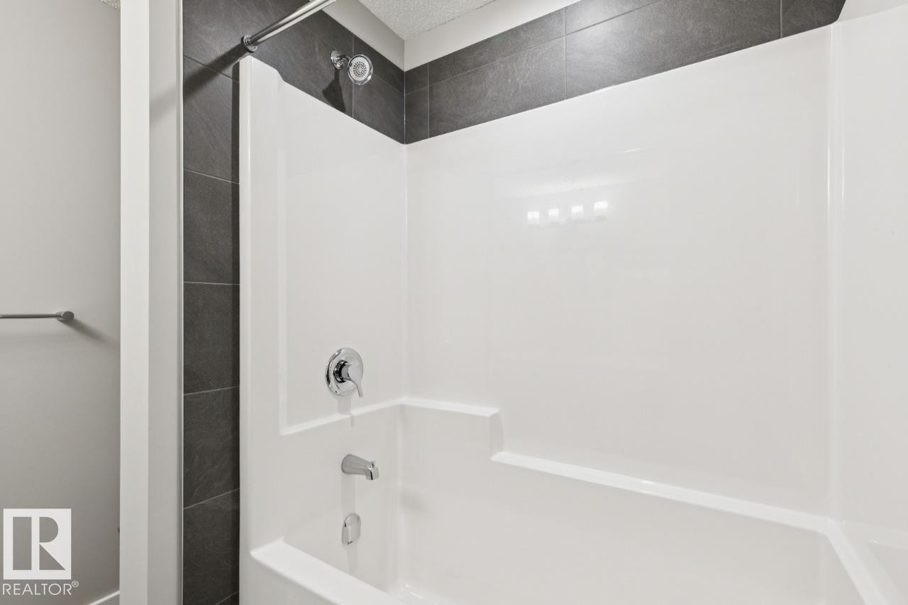 309 Edgemont Drive, Edmonton, AB - Indoor Photo Showing Bathroom