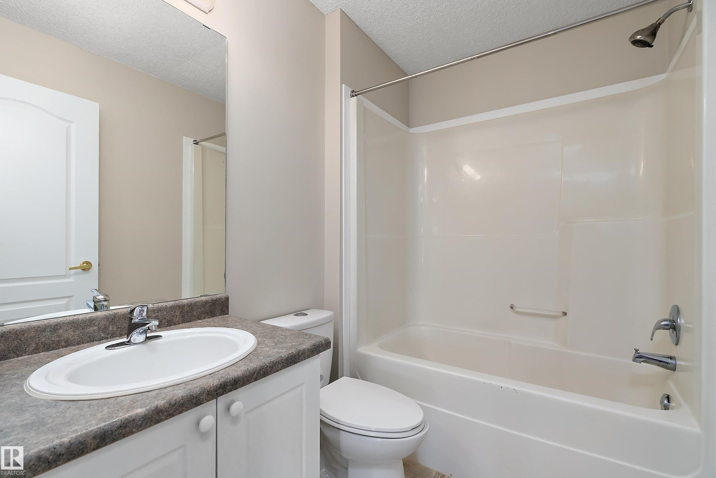 4 1780 Glastonbury Boulevard, Edmonton, AB - Indoor Photo Showing Bathroom