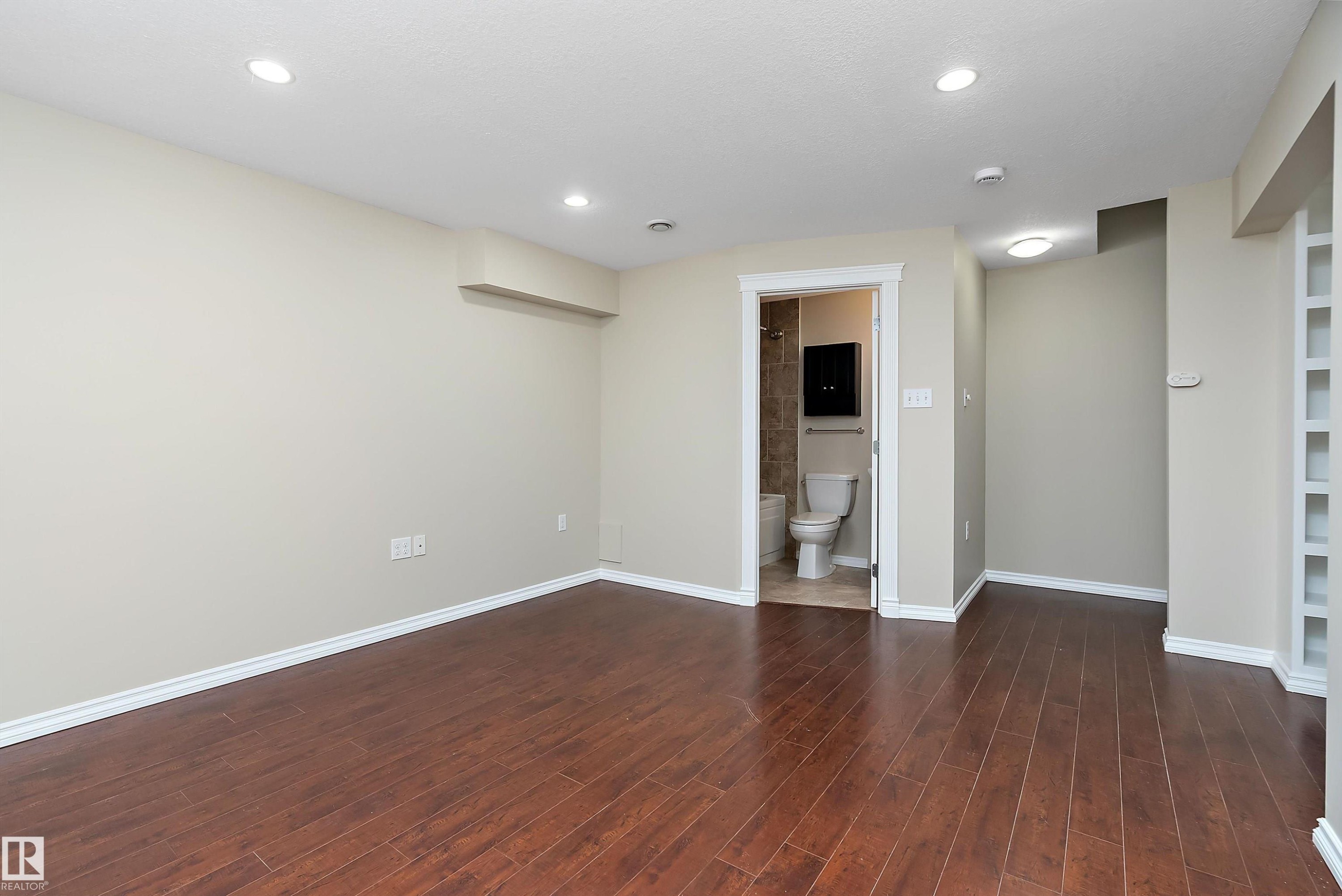 4 1780 Glastonbury Boulevard, Edmonton, AB - Indoor Photo Showing Other Room