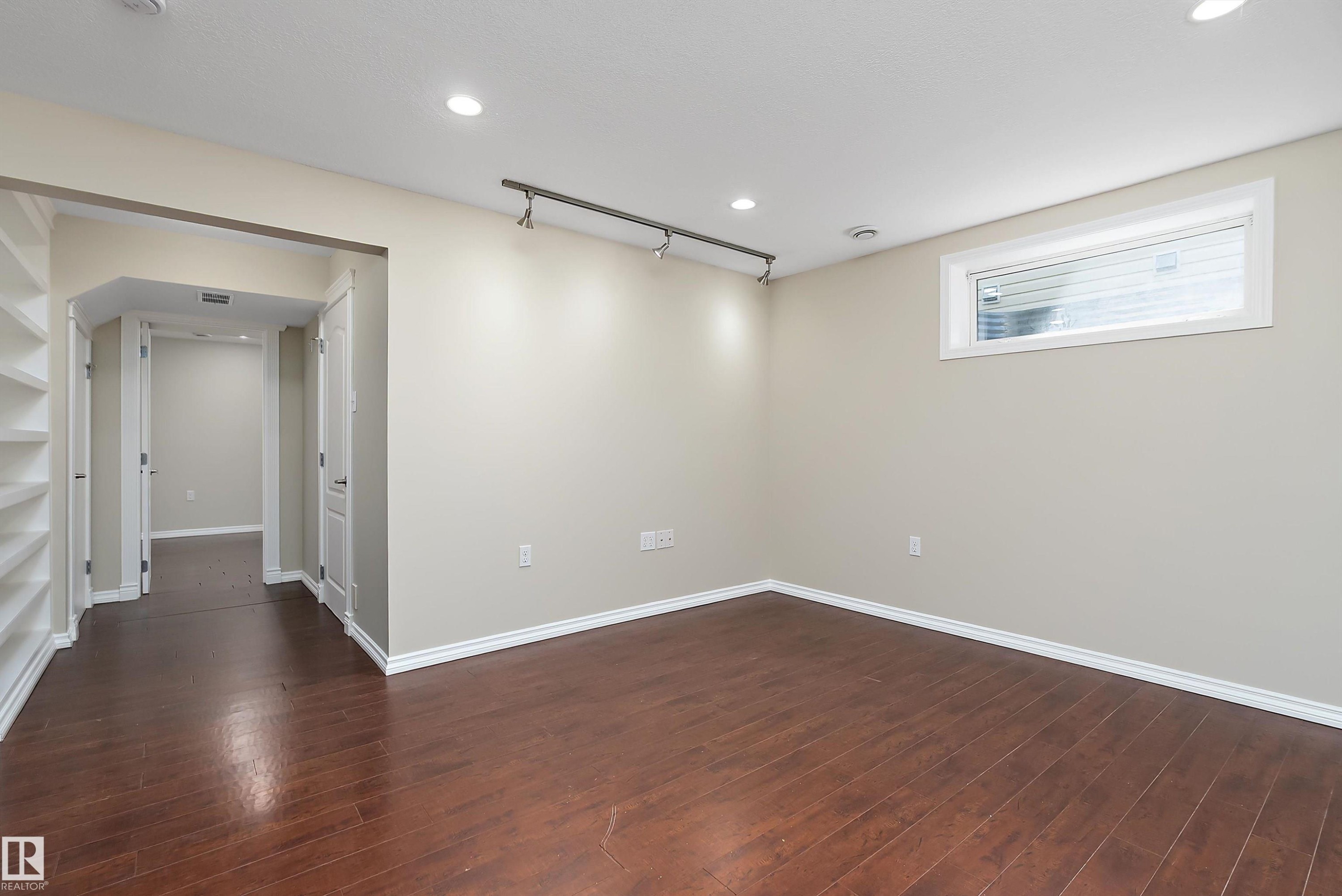 4 1780 Glastonbury Boulevard, Edmonton, AB - Indoor Photo Showing Other Room