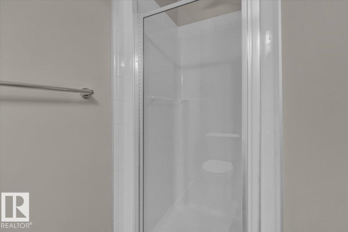 346 348 Windermere Road, Edmonton, AB - Indoor Photo Showing Bathroom
