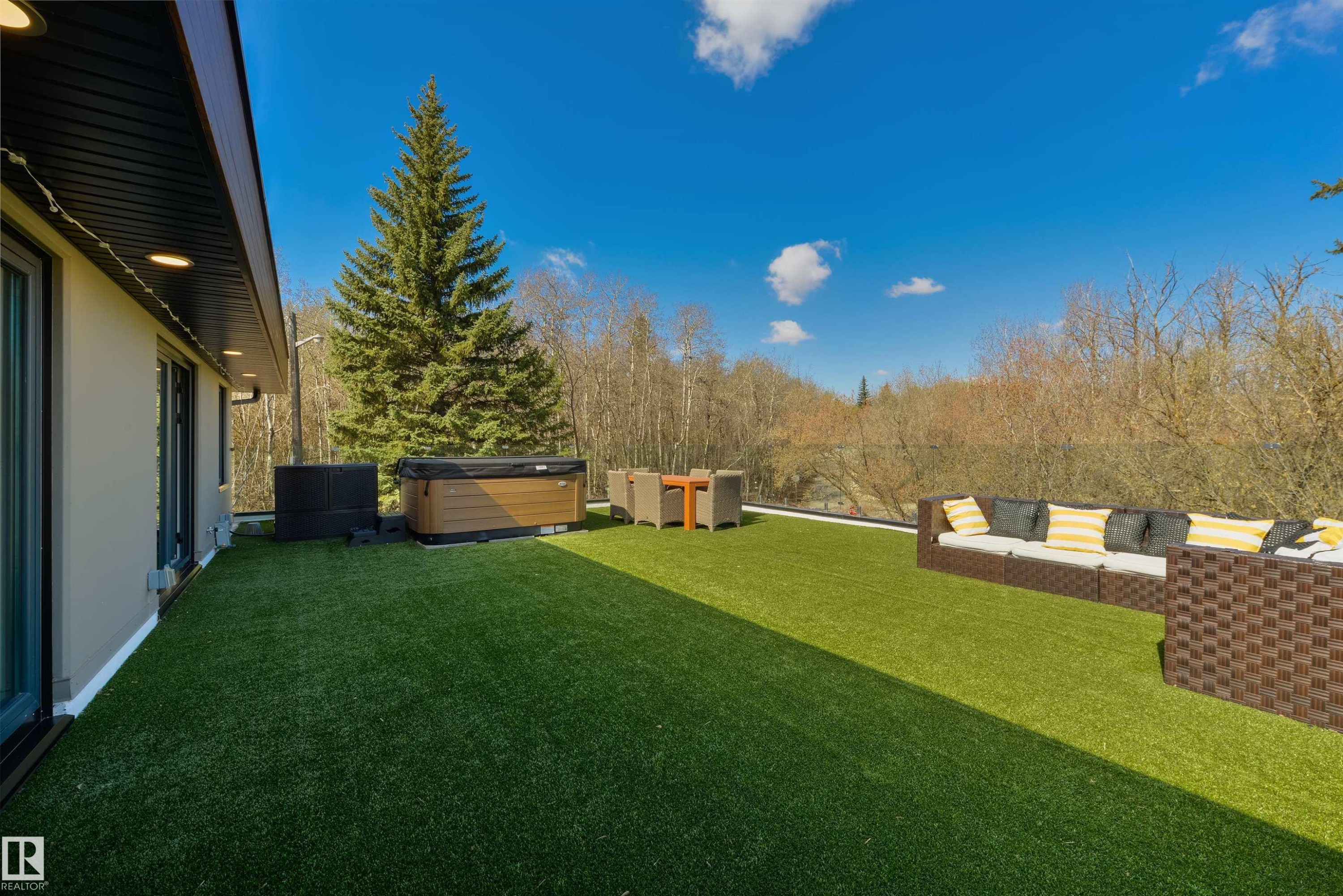 9213 97 Street Nw, Edmonton, AB - Outdoor