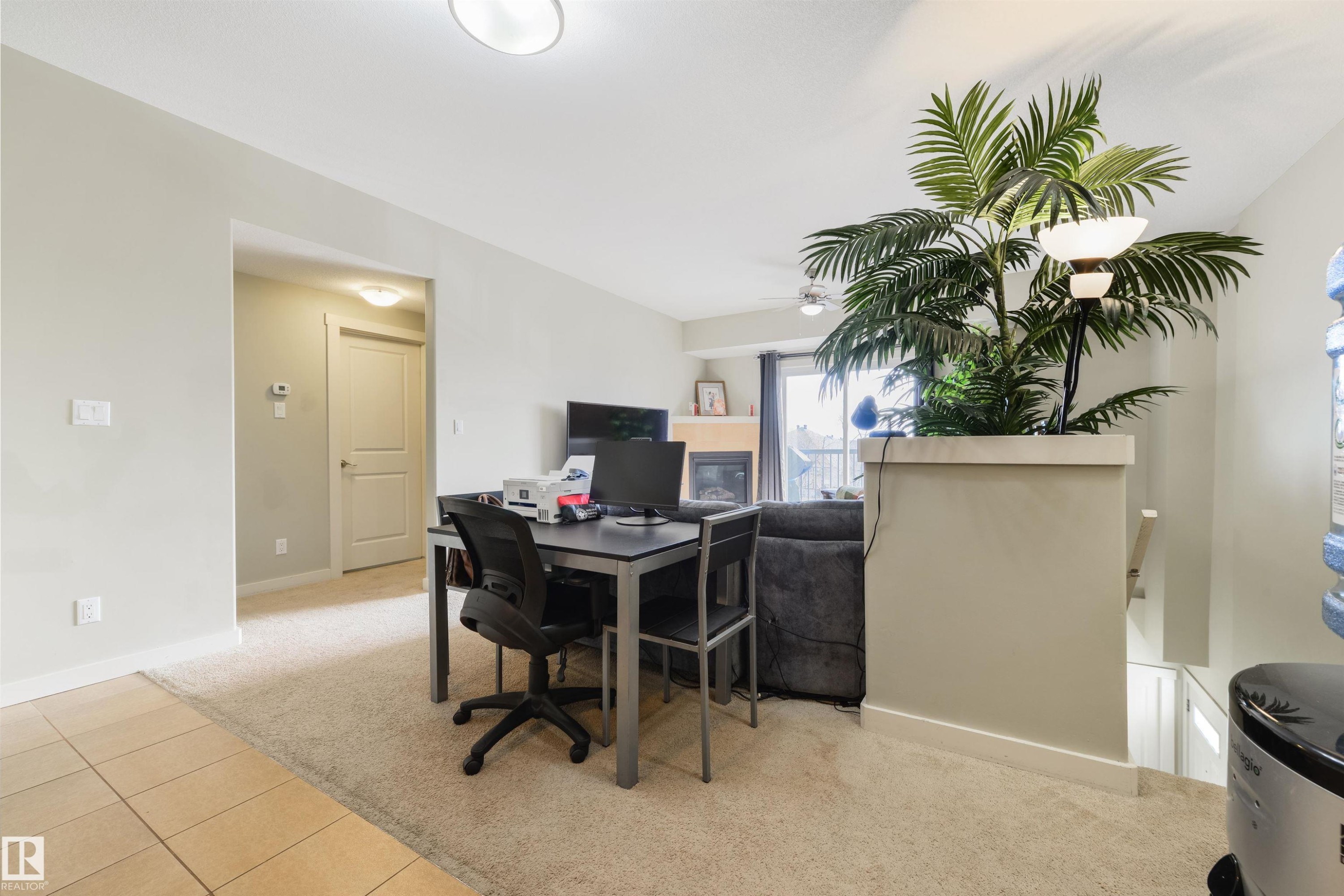 5 840 156 Street, Edmonton, AB - Indoor Photo Showing Office