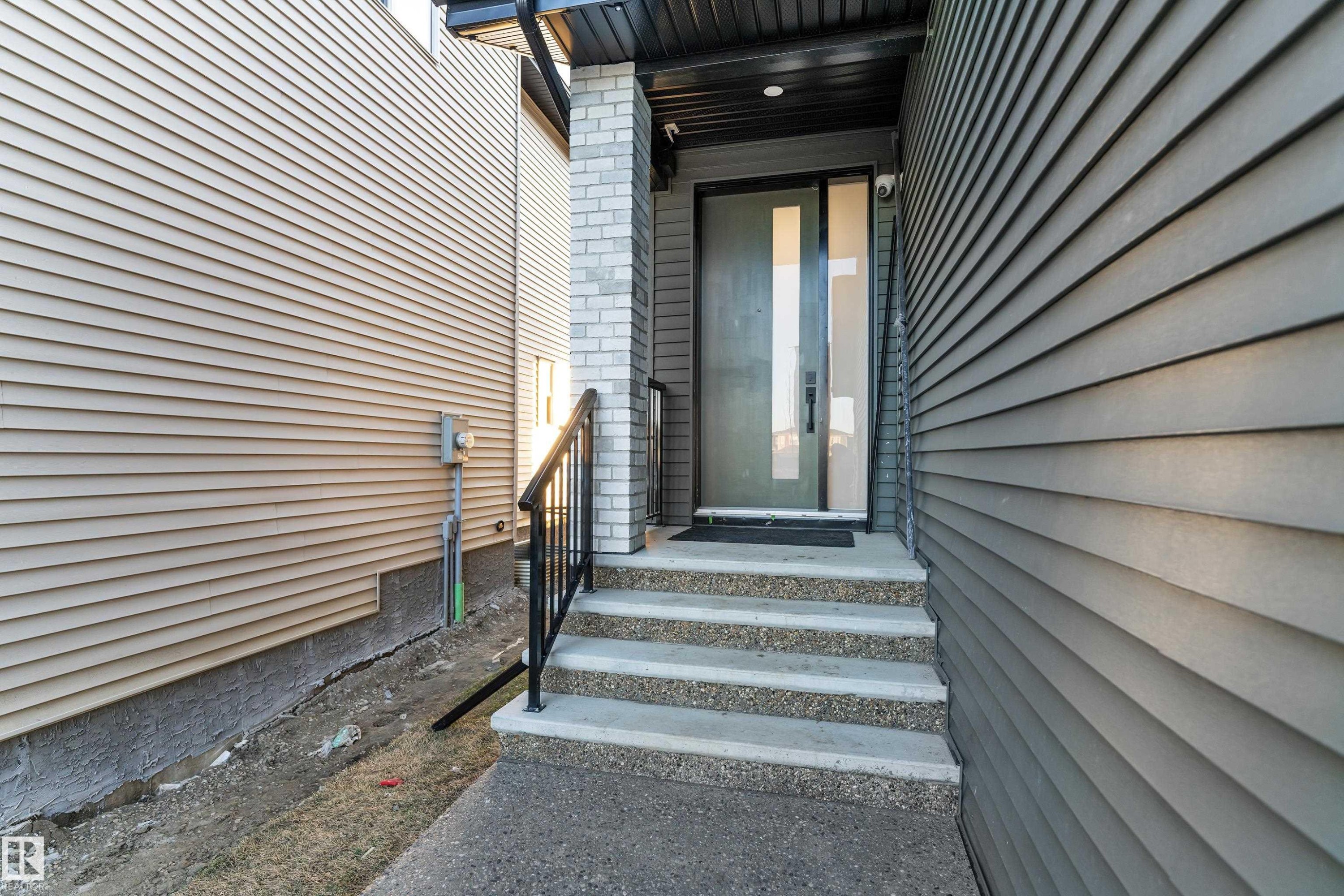 8922 Mayday Way, Edmonton, AB - Outdoor
