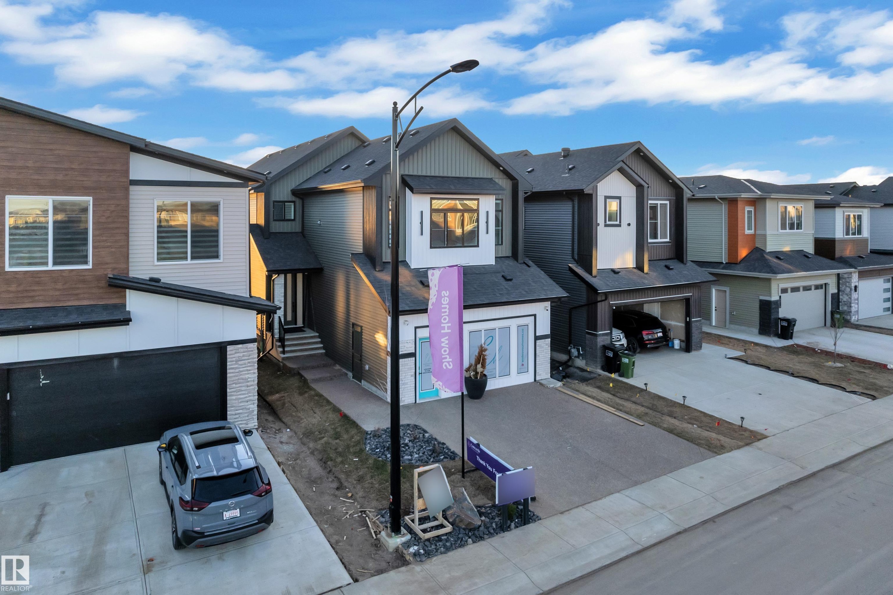 8922 Mayday Way, Edmonton, AB - Outdoor With Facade