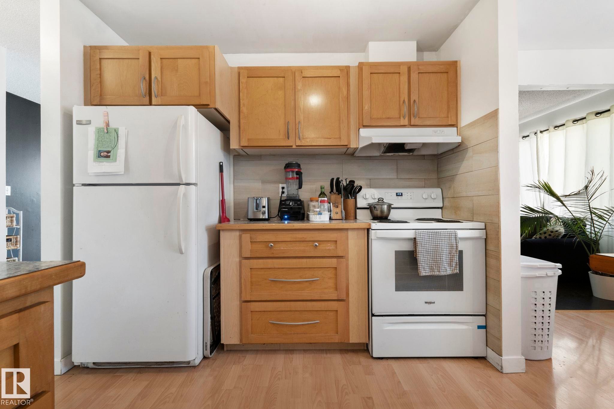 12210 92 Street, Edmonton, AB - Indoor Photo Showing Kitchen