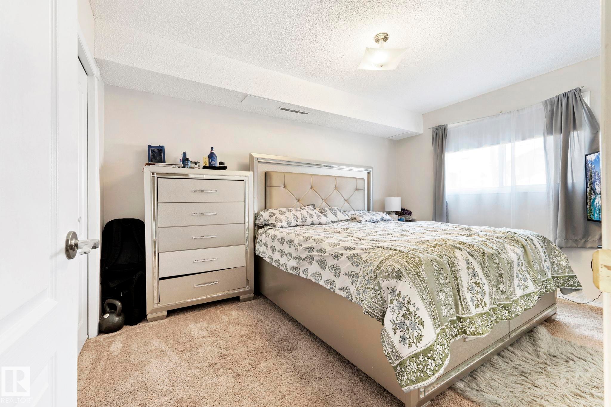 12210 92 Street, Edmonton, AB - Indoor Photo Showing Bedroom