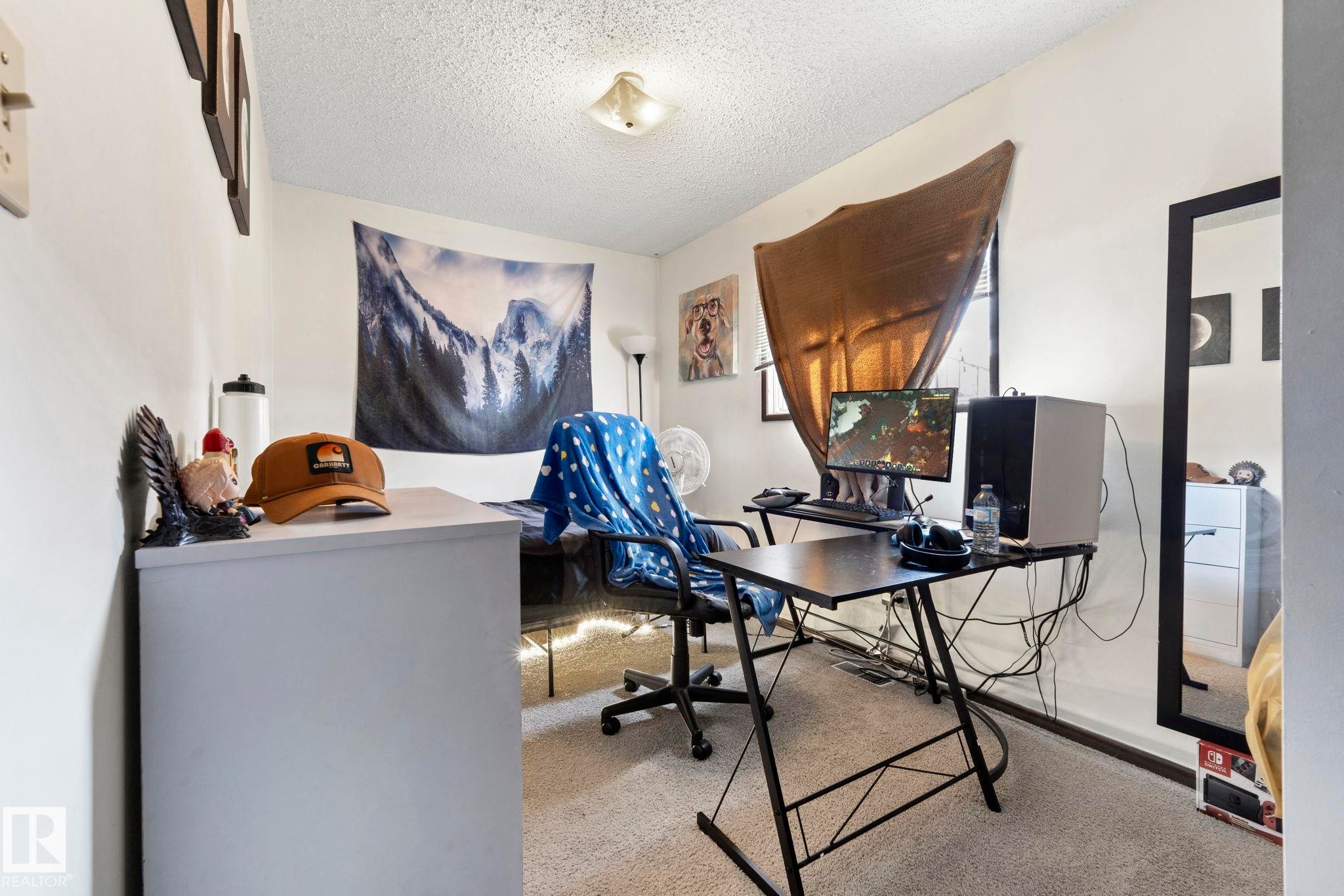 12210 92 Street, Edmonton, AB - Indoor Photo Showing Office