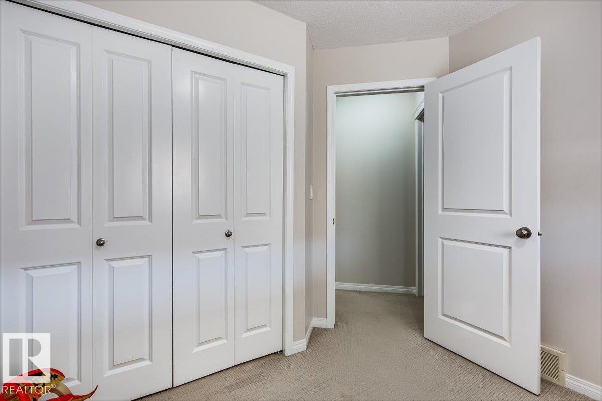 #111 50 Lucky Pl, Sylvan Lake, AB - Indoor