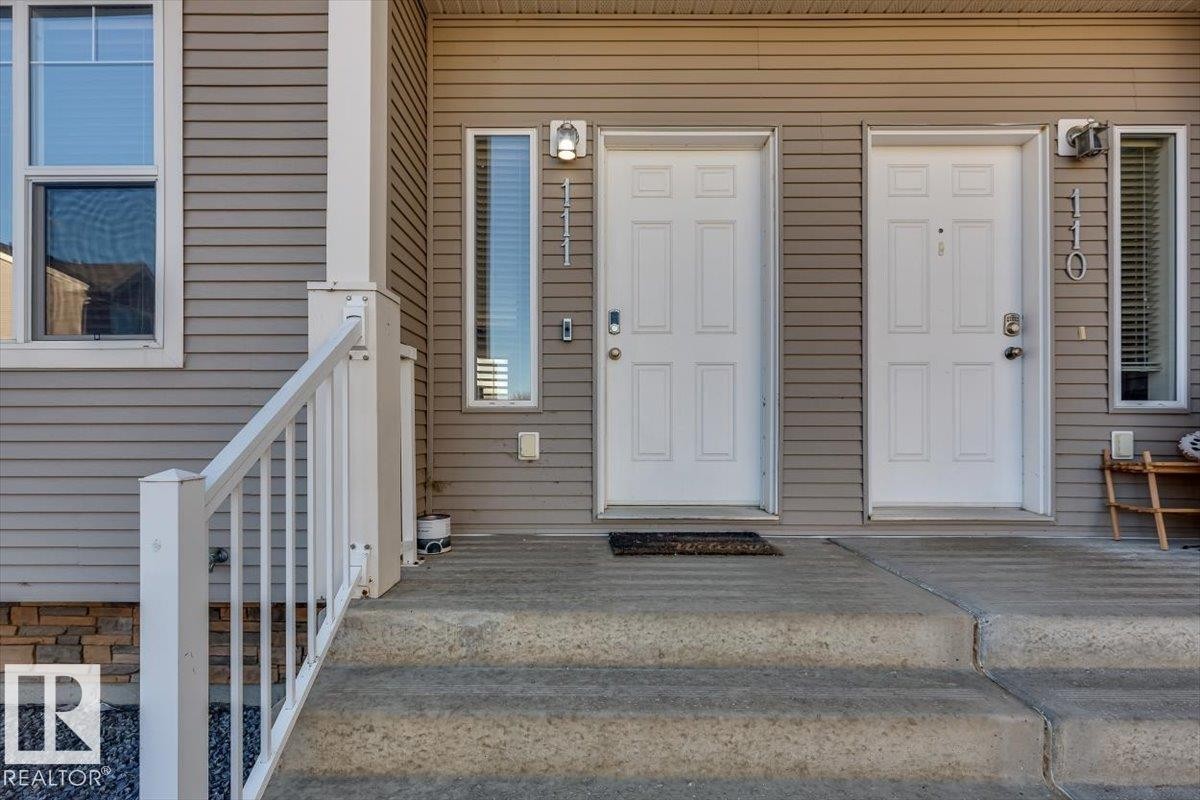 #111 50 Lucky Pl, Sylvan Lake, AB - Outdoor With Exterior