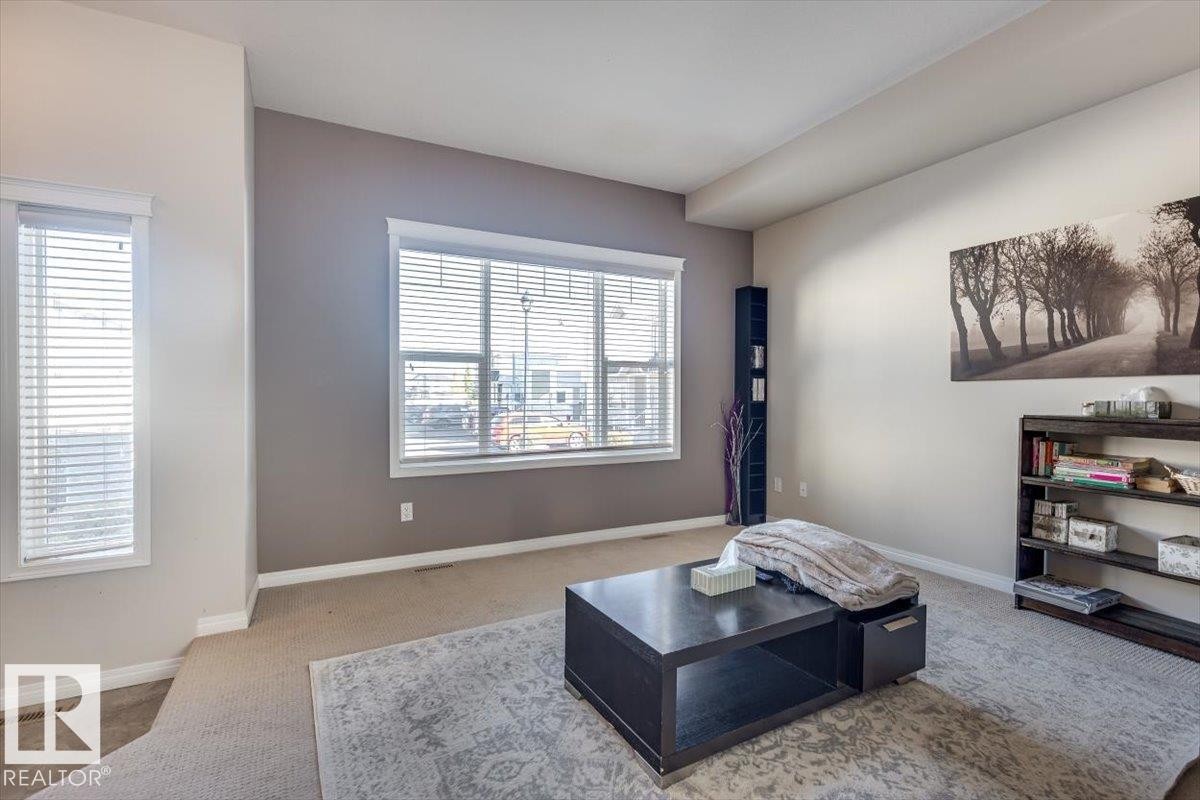 #111 50 Lucky Pl, Sylvan Lake, AB - Indoor
