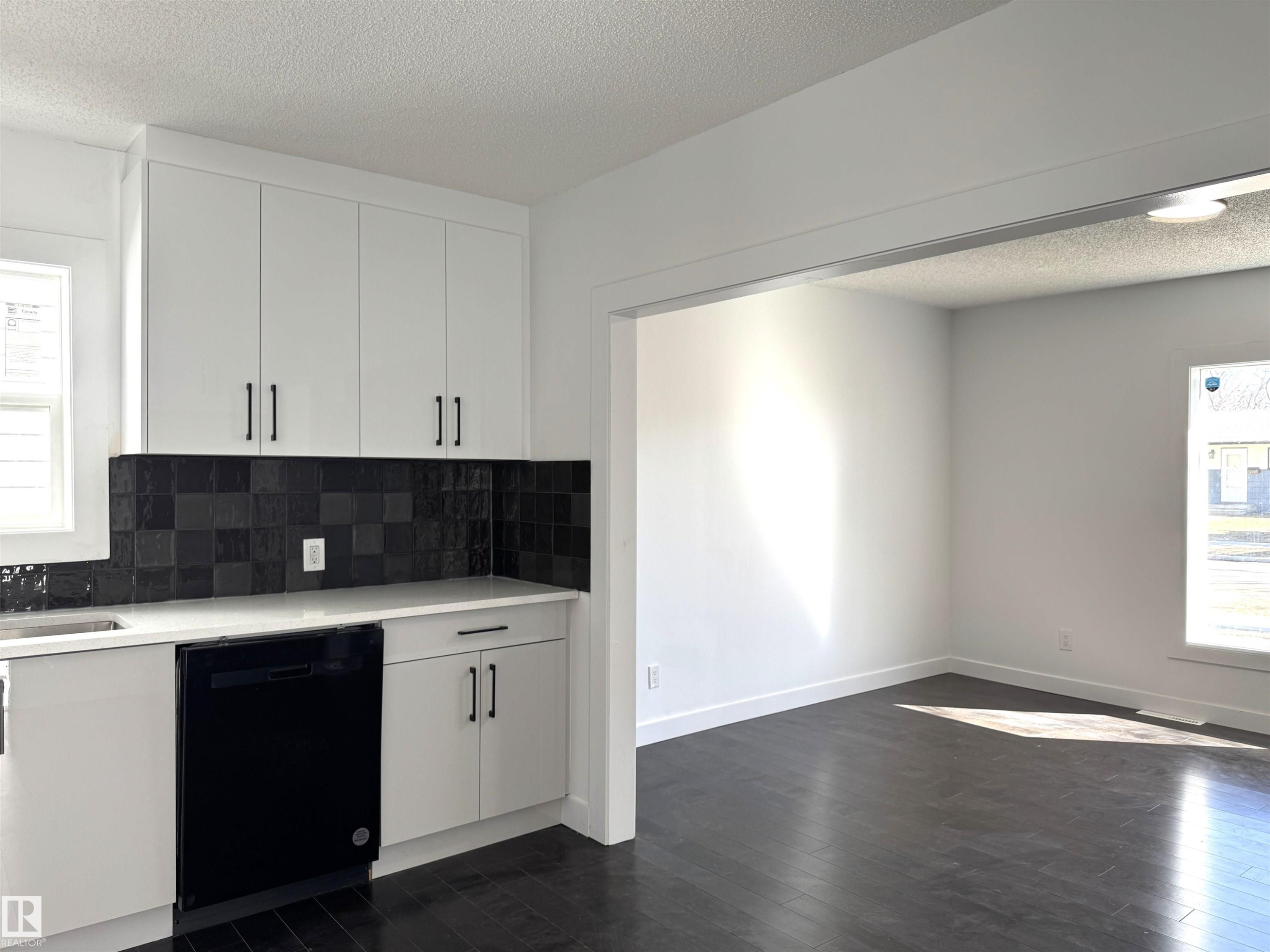 12948 116 Street, Edmonton, AB - Indoor Photo Showing Kitchen