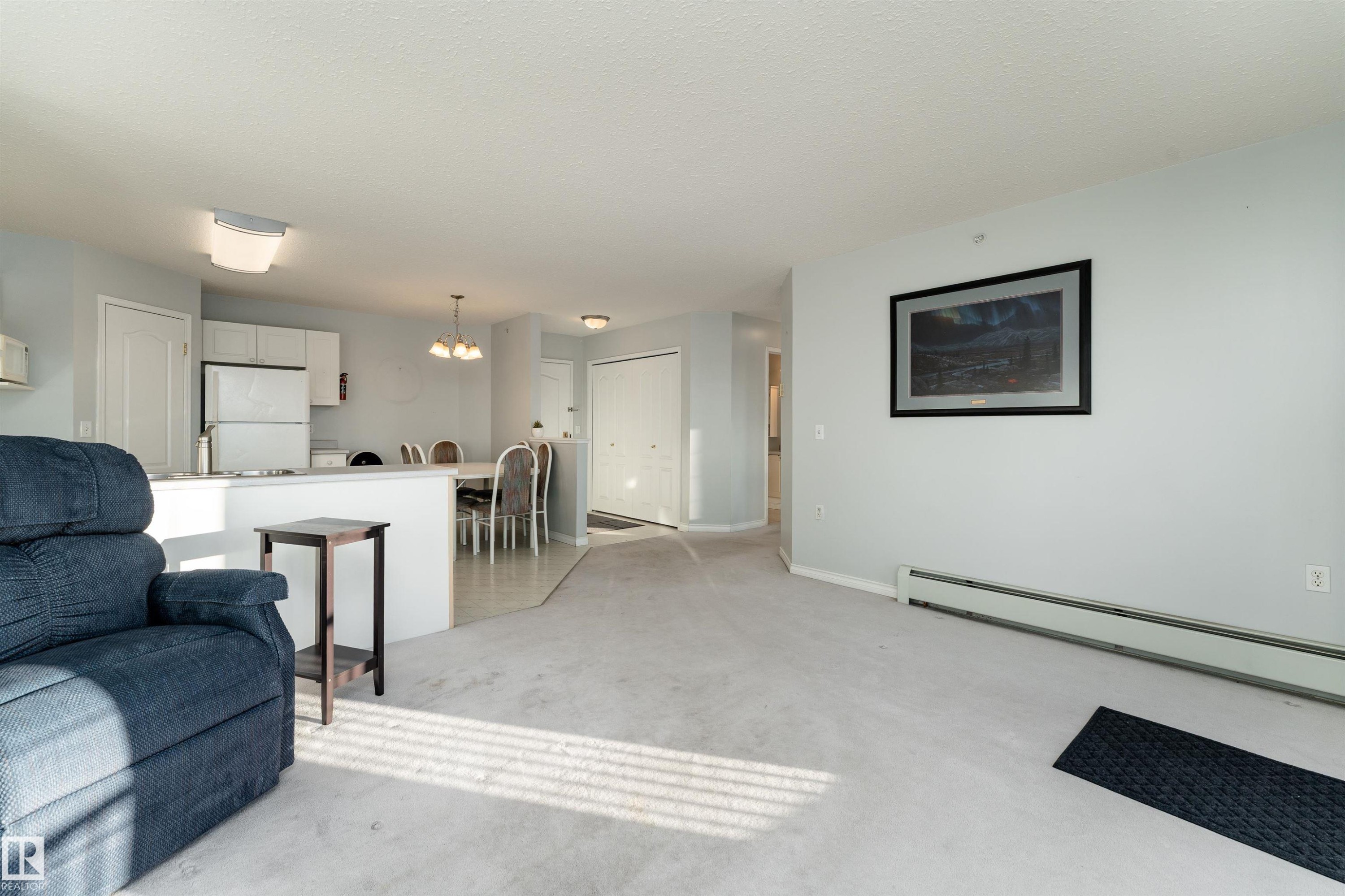 454 13441 127 Street, Edmonton, AB - Indoor Photo Showing Living Room