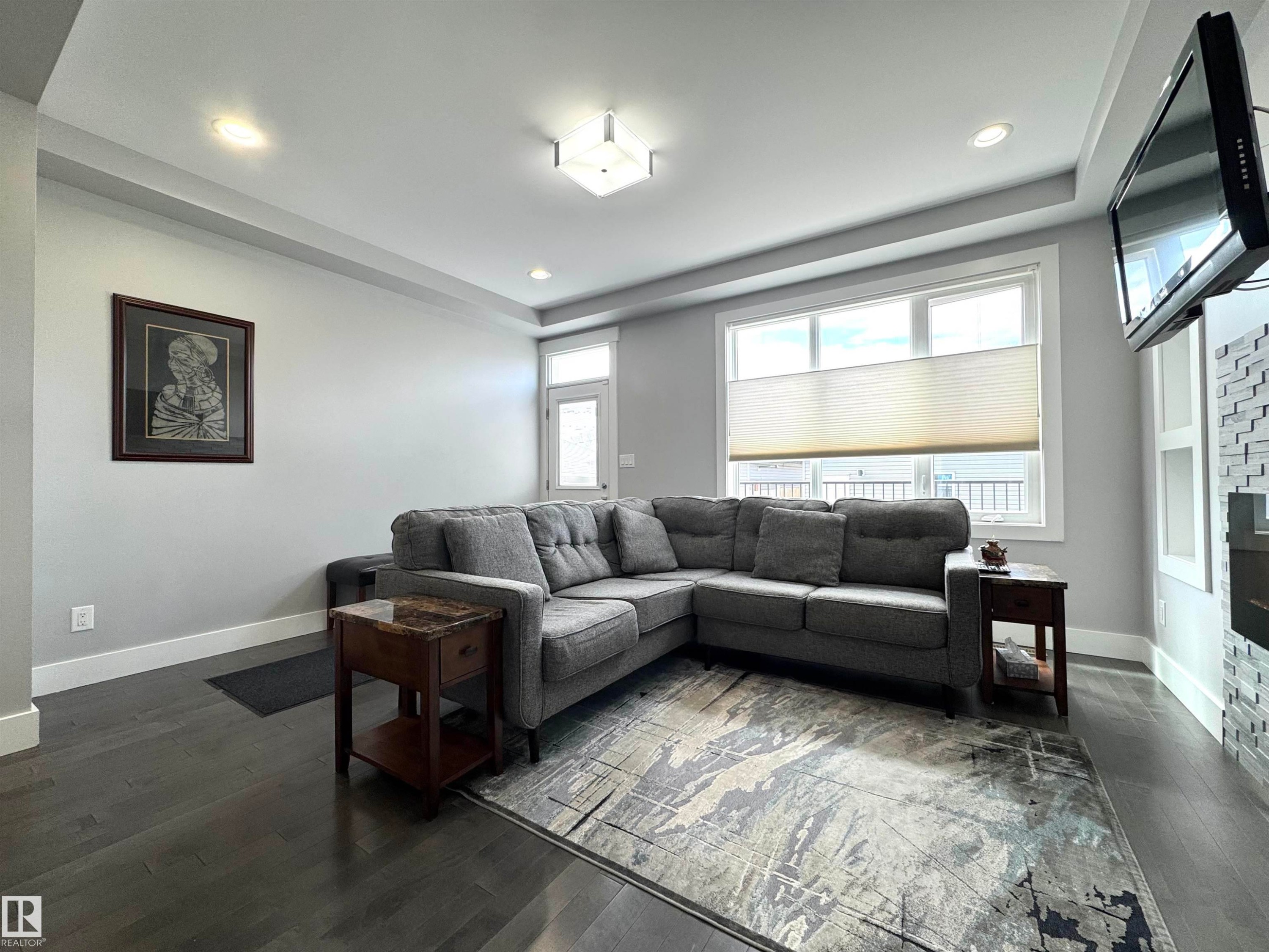9220 154 Street, Edmonton, AB - Indoor Photo Showing Living Room
