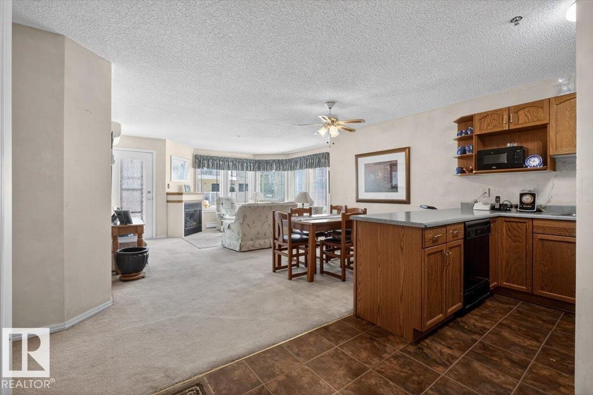 105 5212 25 Avenue Nw, Edmonton, AB - Indoor Photo Showing Kitchen