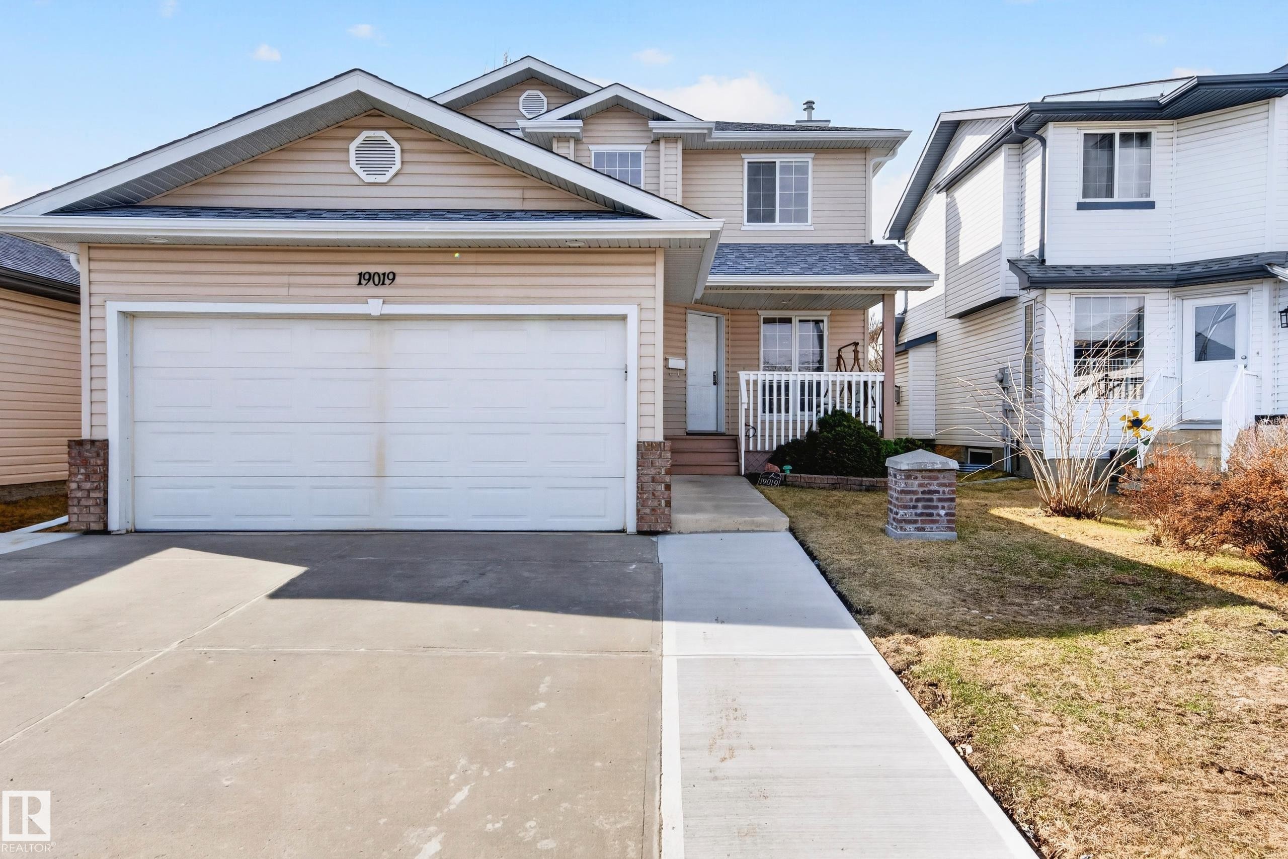19019 49 Avenue, Edmonton, AB - Outdoor With Facade