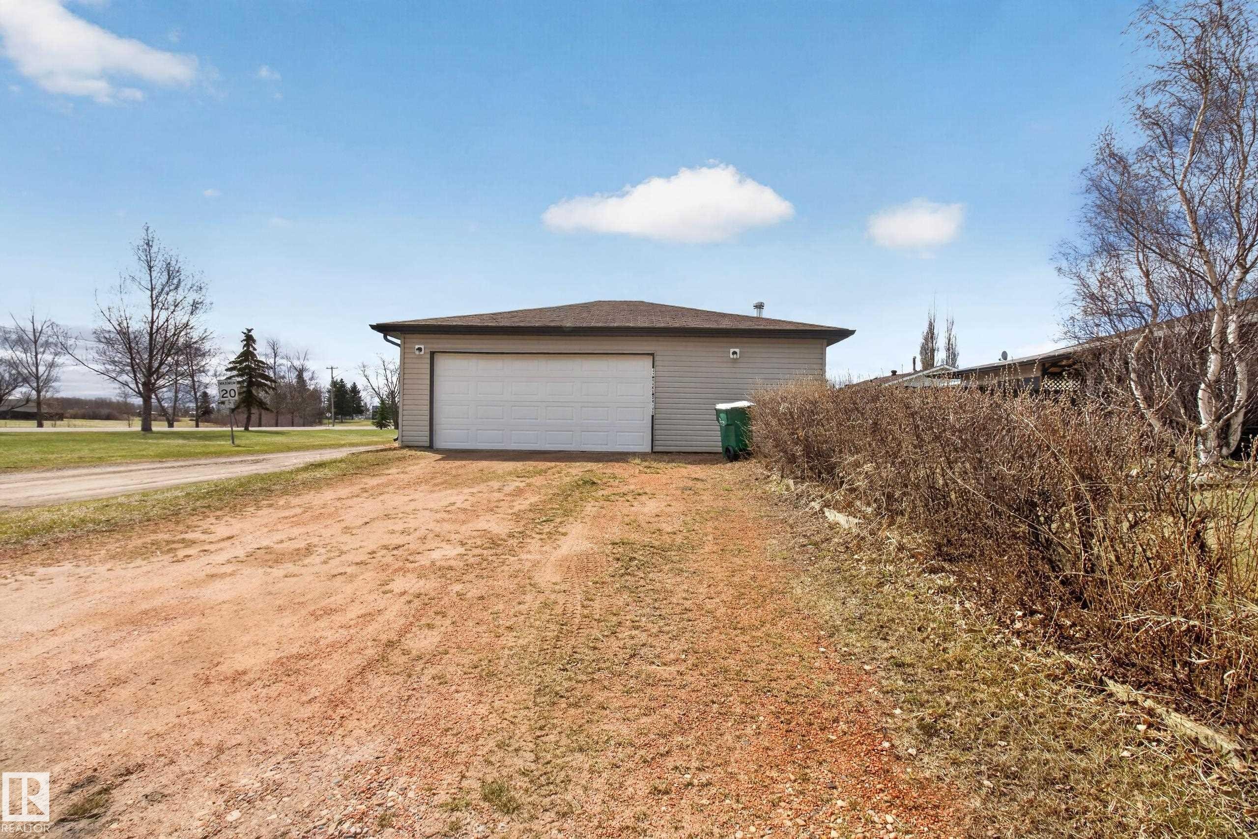 47 Duke Drive, Lamont, AB - Outdoor