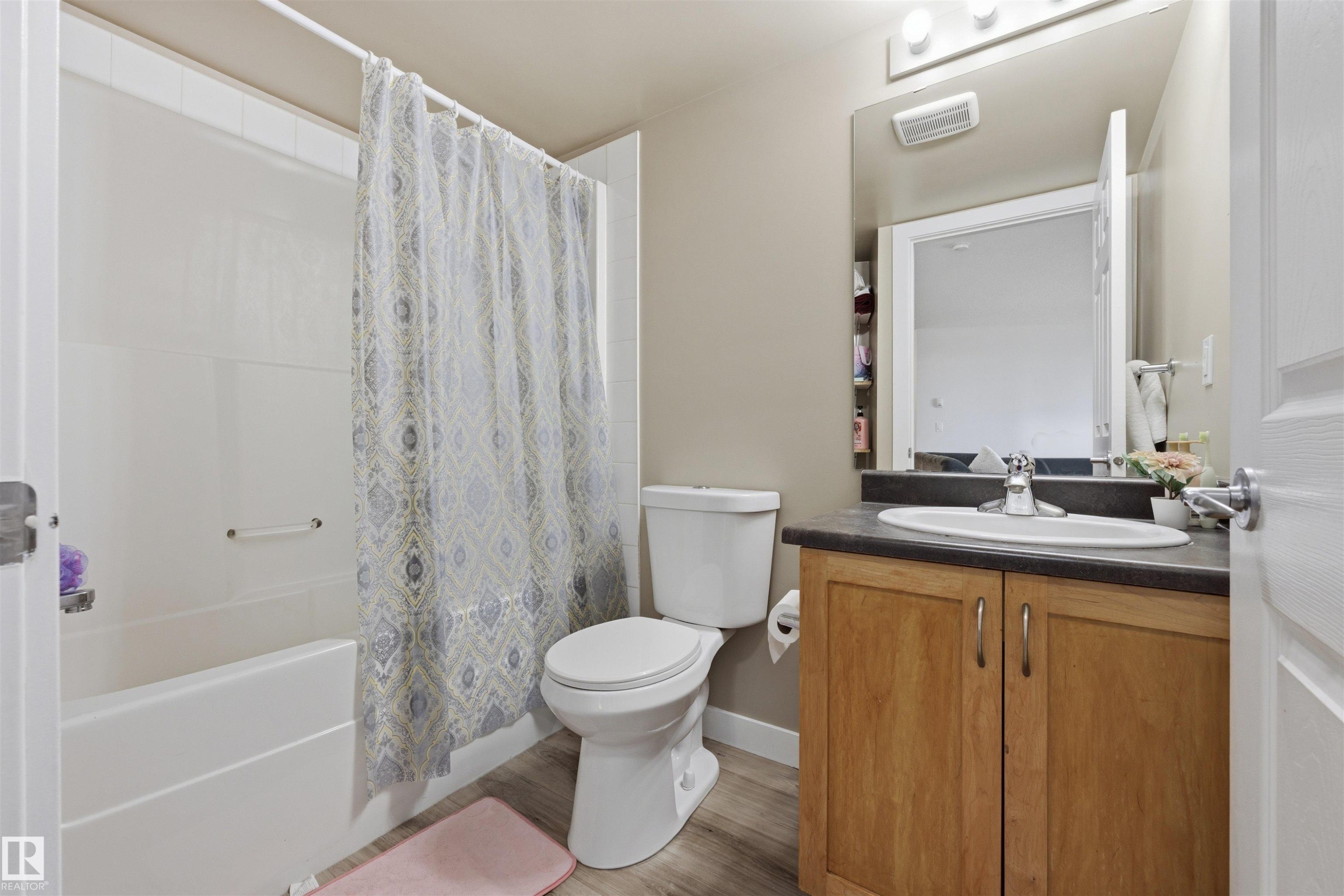 116 920 156 Street, Edmonton, AB - Indoor Photo Showing Bathroom