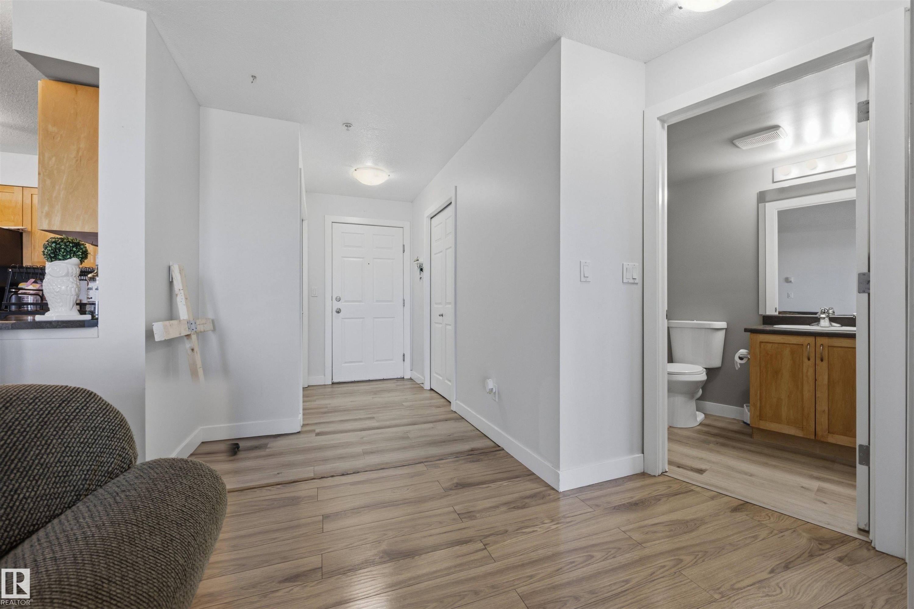 116 920 156 Street, Edmonton, AB - Indoor