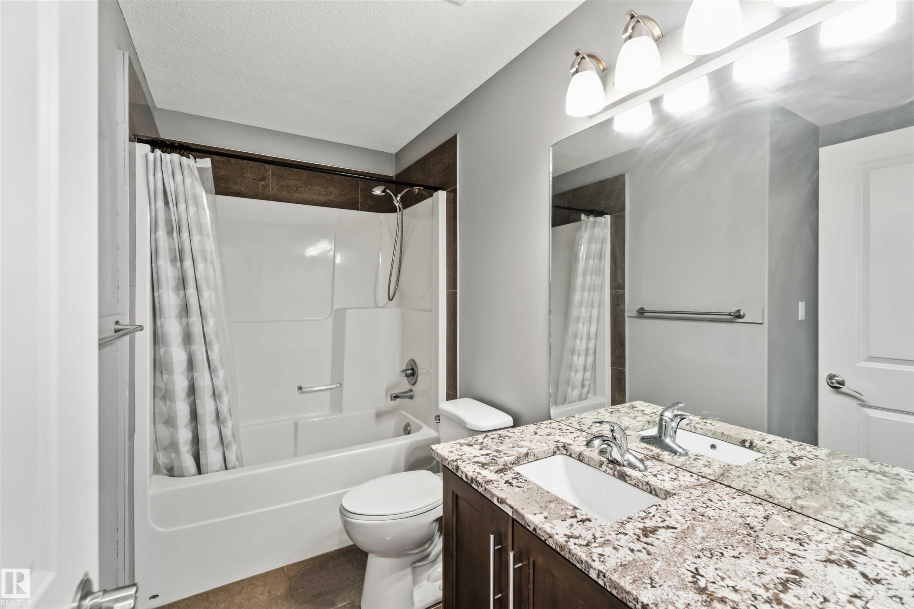 3563 14 Street, Edmonton, AB - Indoor Photo Showing Bathroom