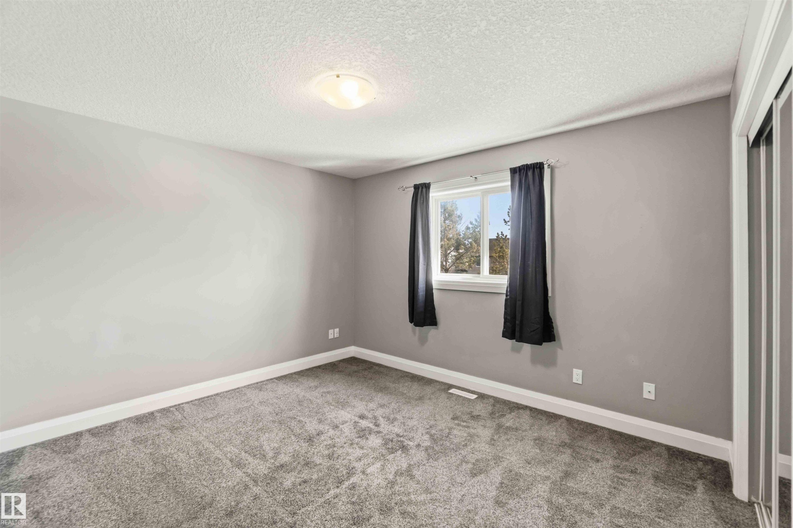 3563 14 Street, Edmonton, AB - Indoor Photo Showing Other Room