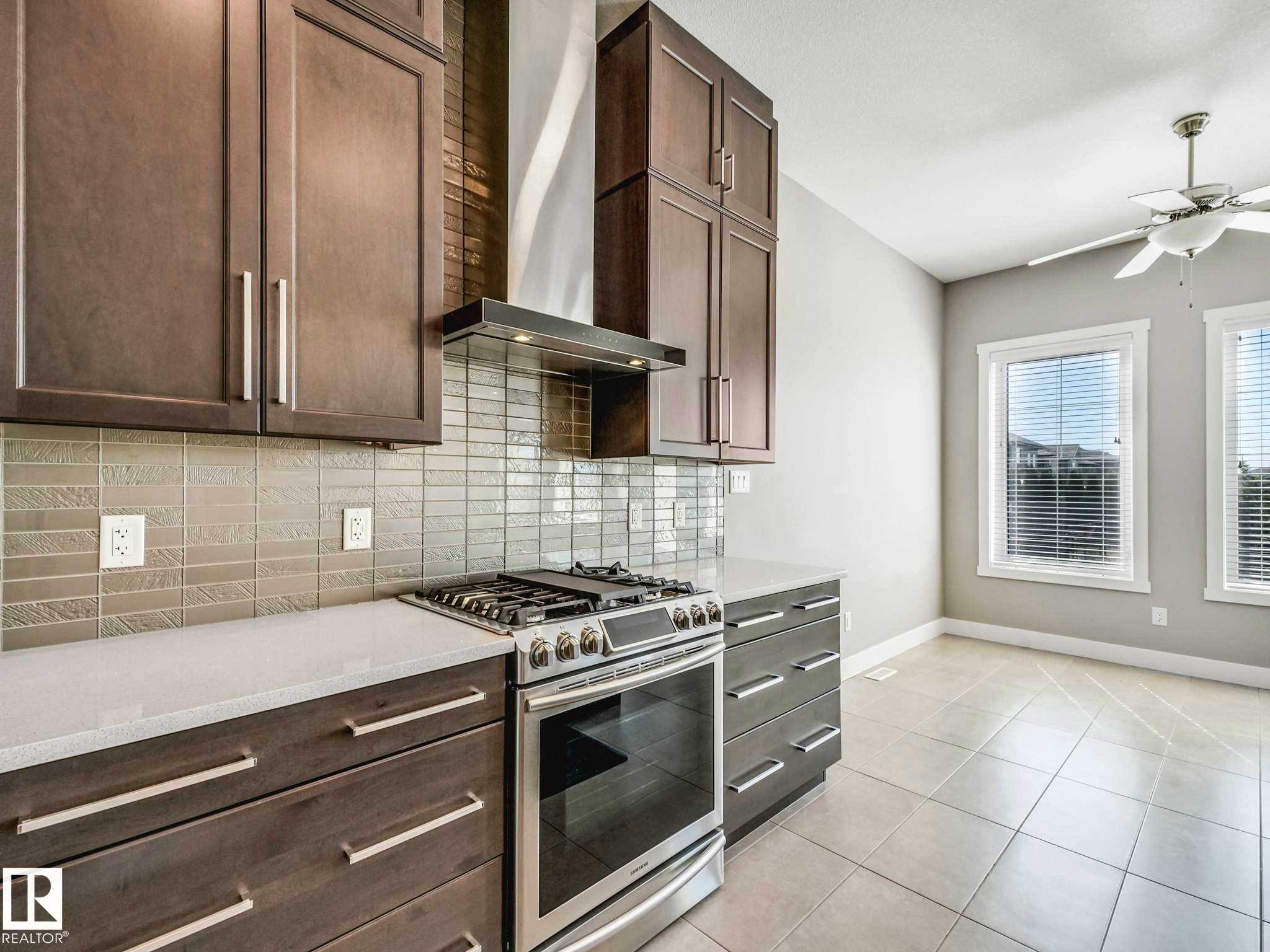 7515 173 Avenue, Edmonton, AB - Indoor Photo Showing Kitchen With Upgraded Kitchen